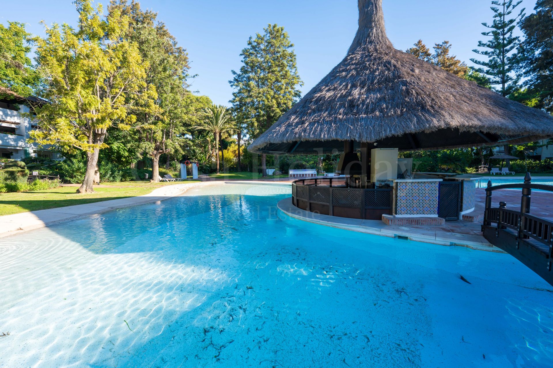 Apartamento Planta Baja en Alhambra del Golf, Estepona