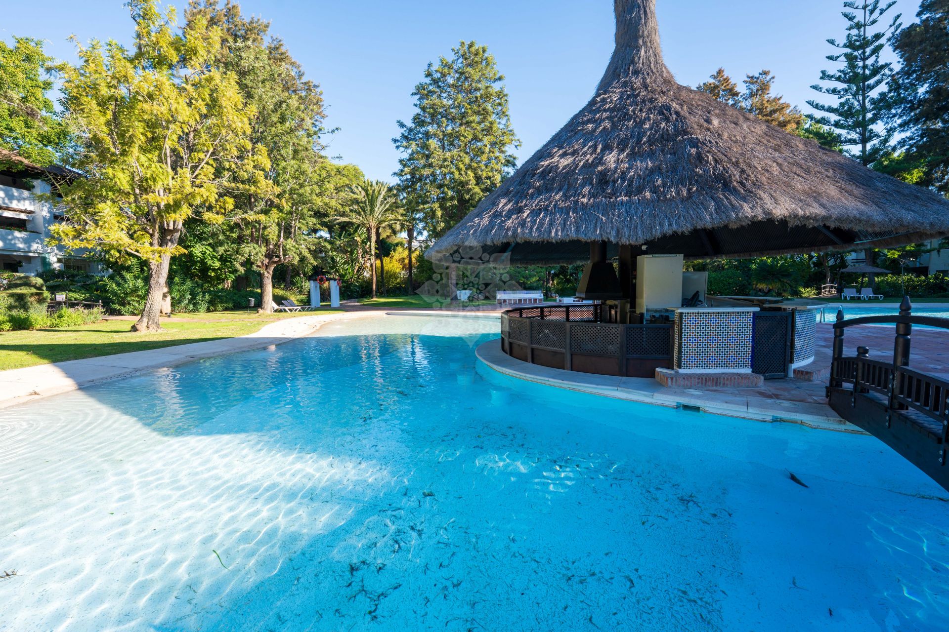 Apartamento Planta Baja en Alhambra del Golf, Estepona