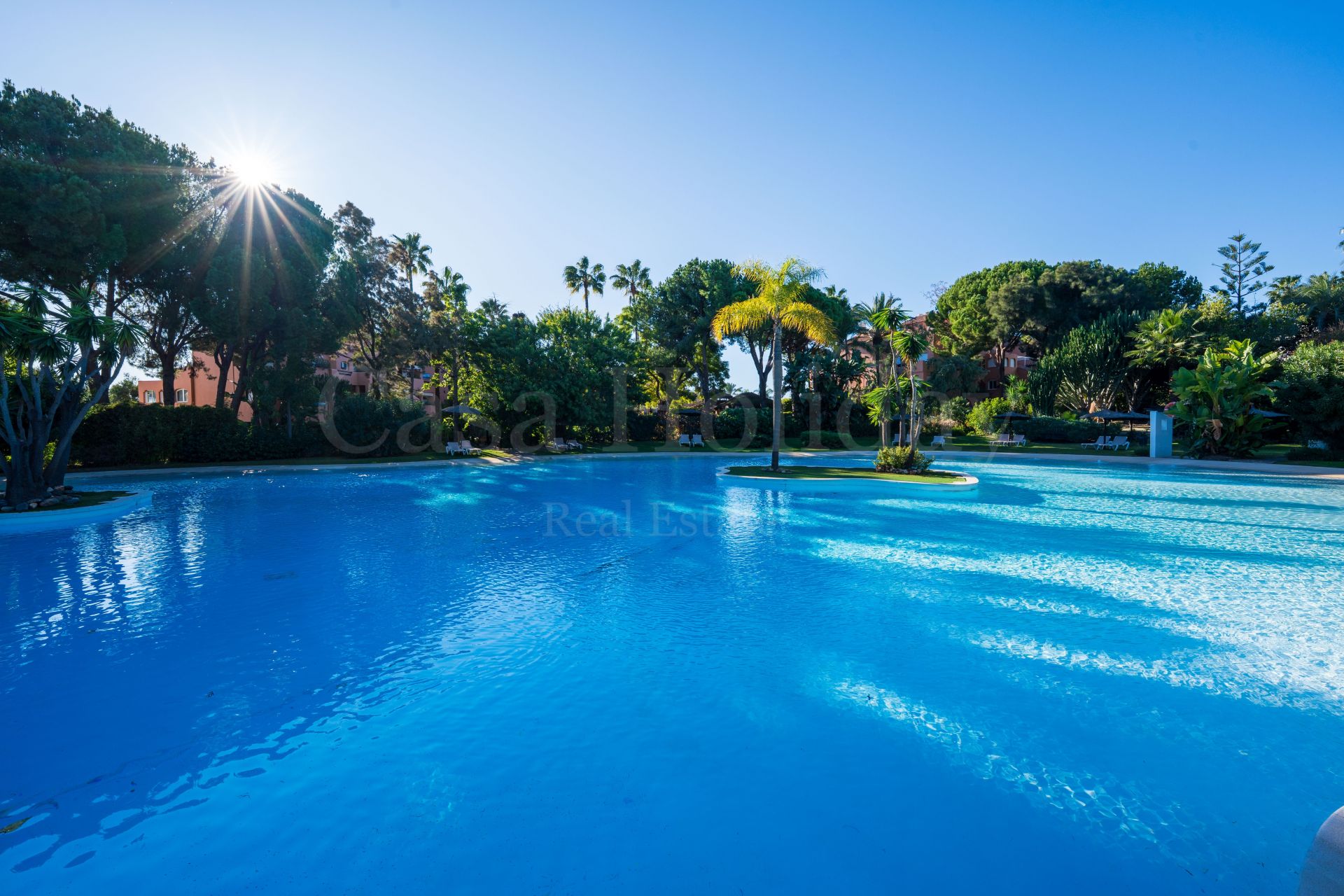 Apartamento Planta Baja en Alhambra del Golf, Estepona