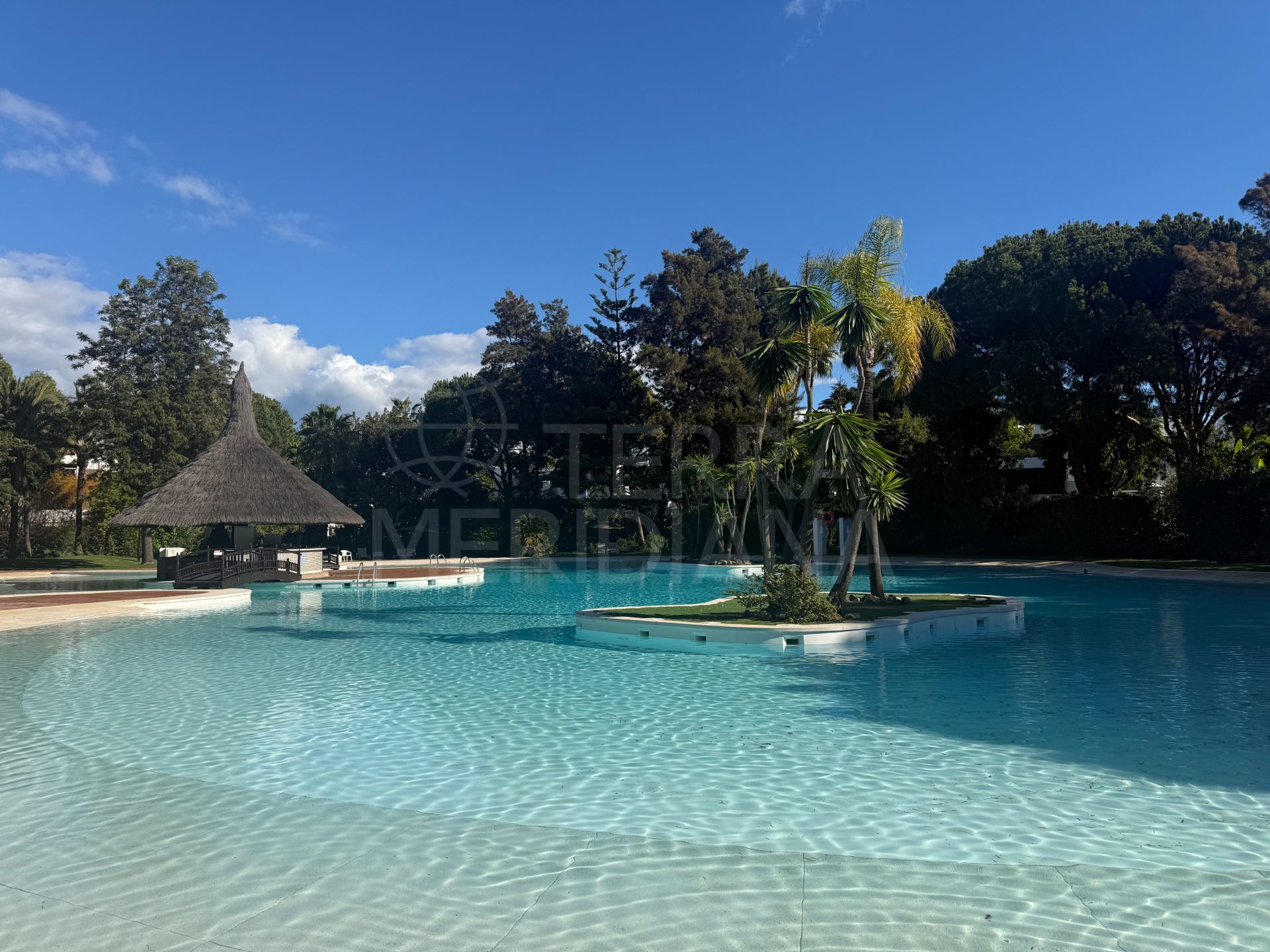 Ground Floor Apartment in Alhambra del Golf, Estepona