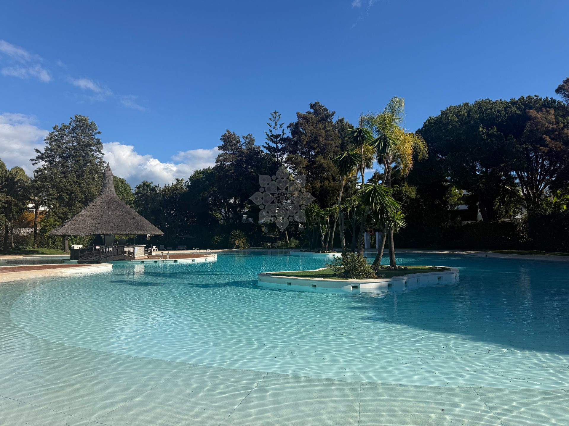 Apartamento Planta Baja en Alhambra del Golf, Estepona