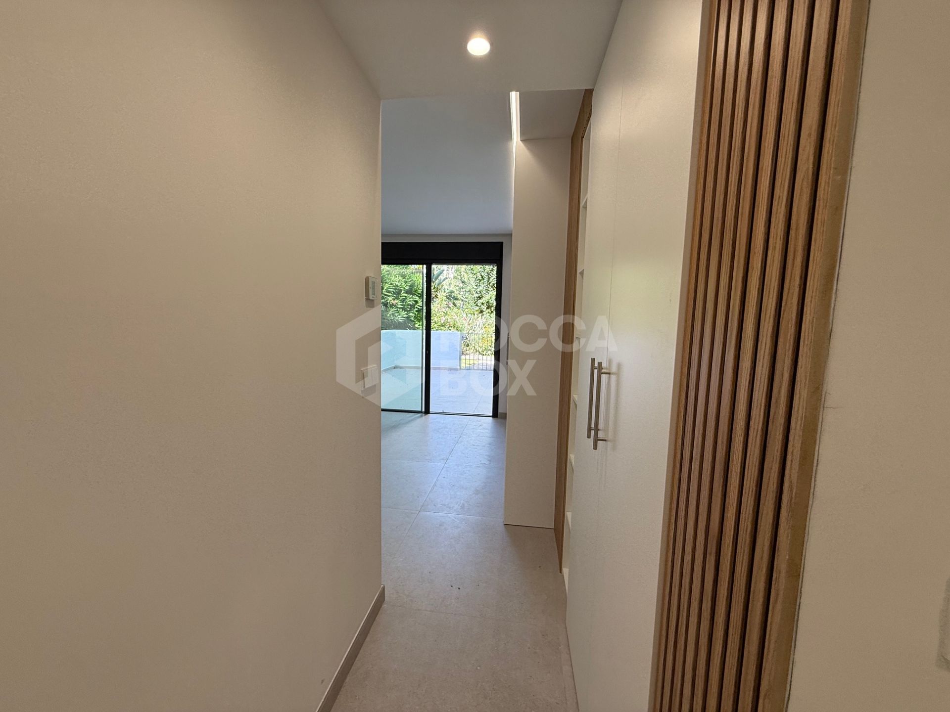 Ground floor apartment with large terrace and garden