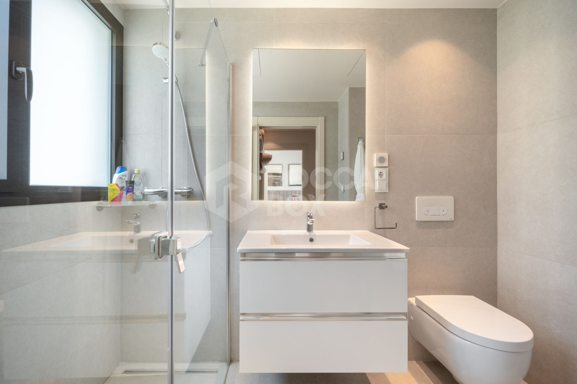 EXCLUSIVE BEACHSIDE TOWNHOUSE WITH PRIVATE POOL AND PANORAMIC SEA VIEWS