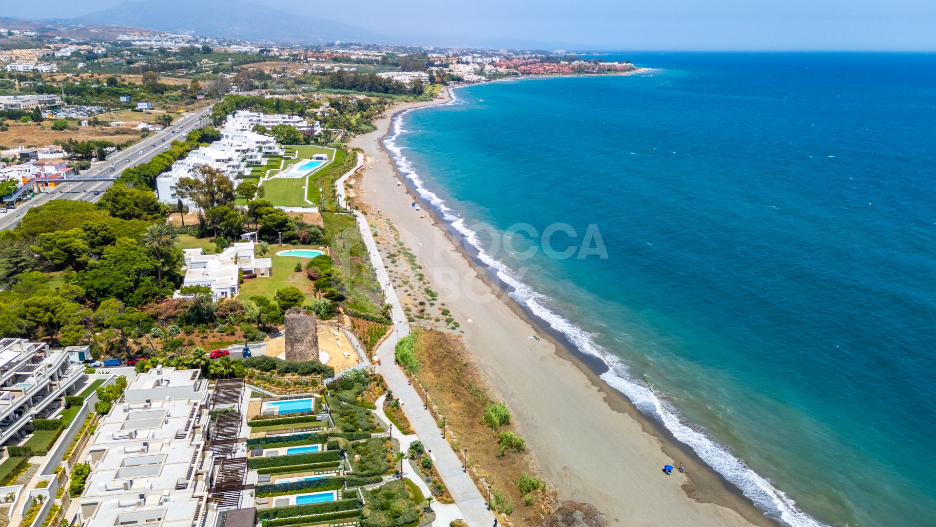 EXCLUSIVE BEACHSIDE TOWNHOUSE WITH PRIVATE POOL AND PANORAMIC SEA VIEWS