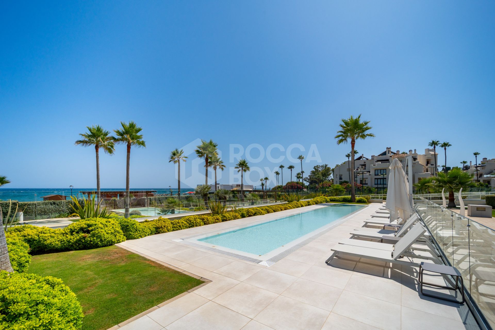 Luxury house on first beach line in Velaya