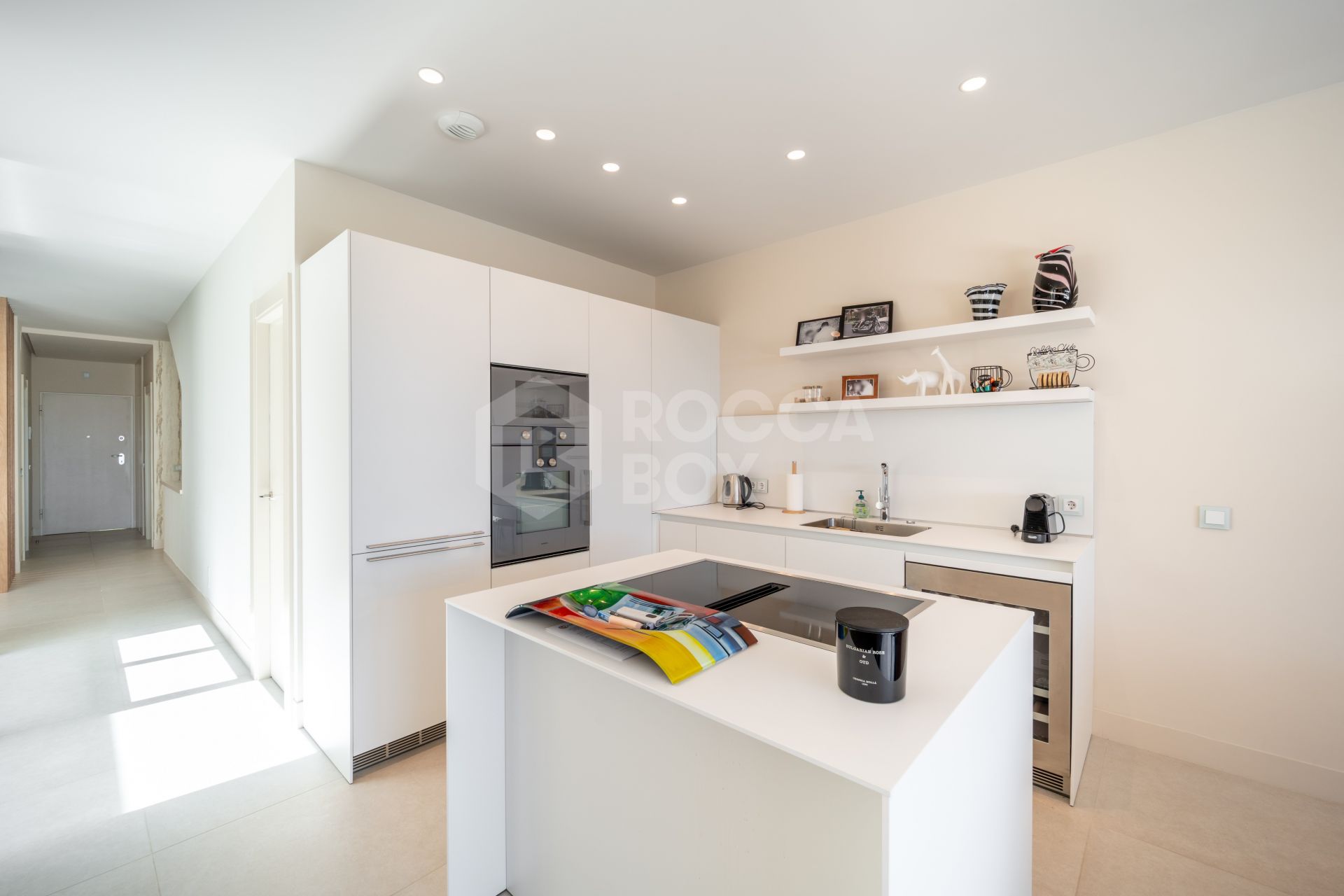 EXCLUSIVE BEACHSIDE TOWNHOUSE WITH PRIVATE POOL AND PANORAMIC SEA VIEWS