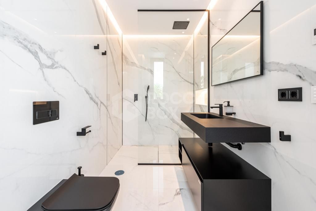 Luxury villa for sale in el Paraiso alto with amazing views