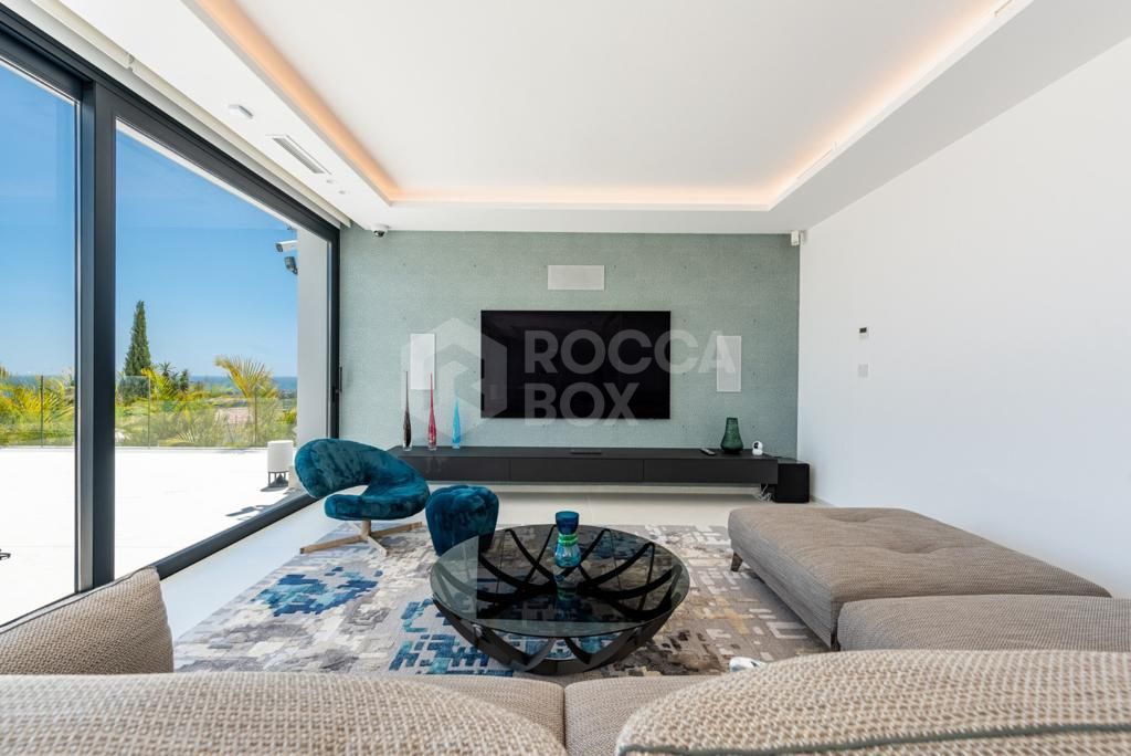 Luxury villa for sale in el Paraiso alto with amazing views