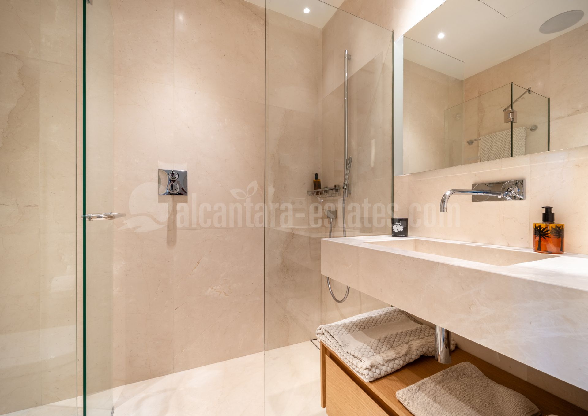 Apartamento en Grand View, Benahavis