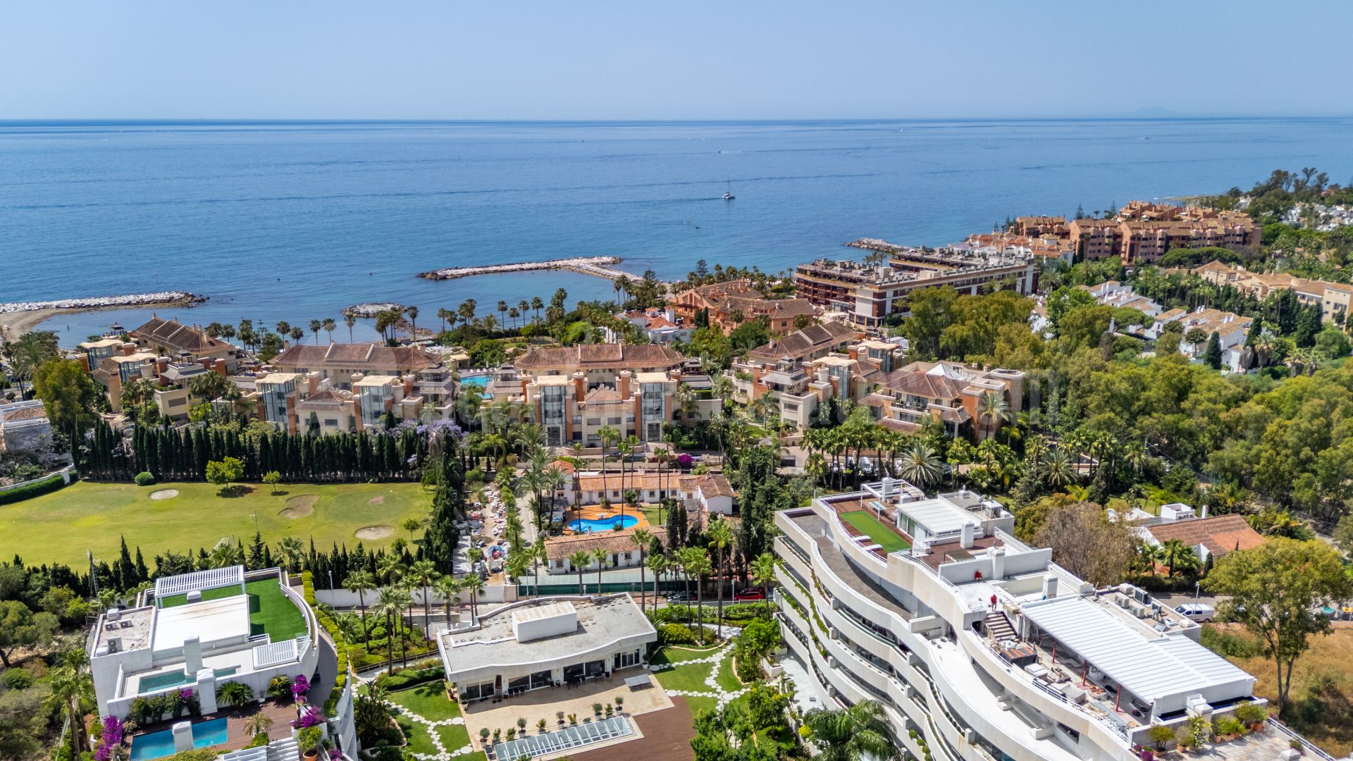Apartment in El Embrujo Banús, Marbella
