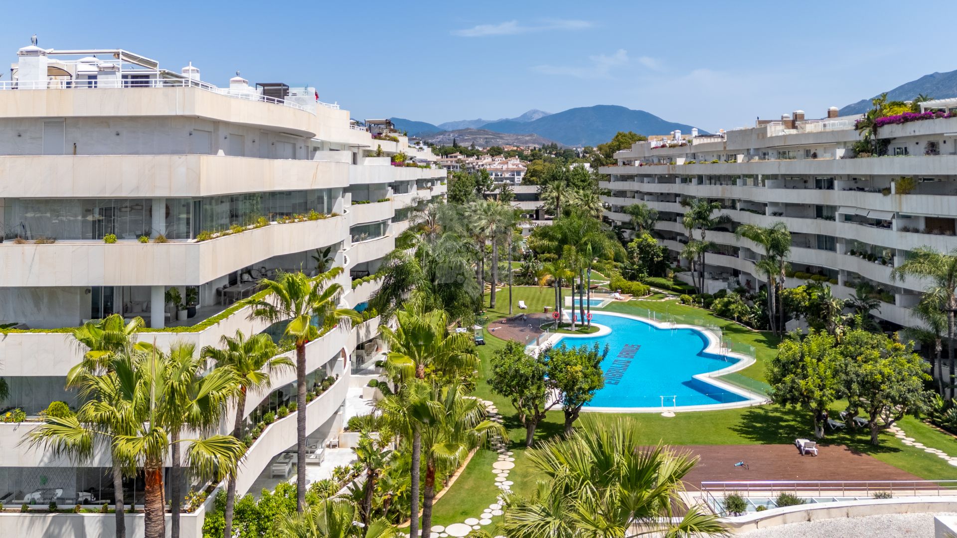 Apartment in El Embrujo Banús, Marbella