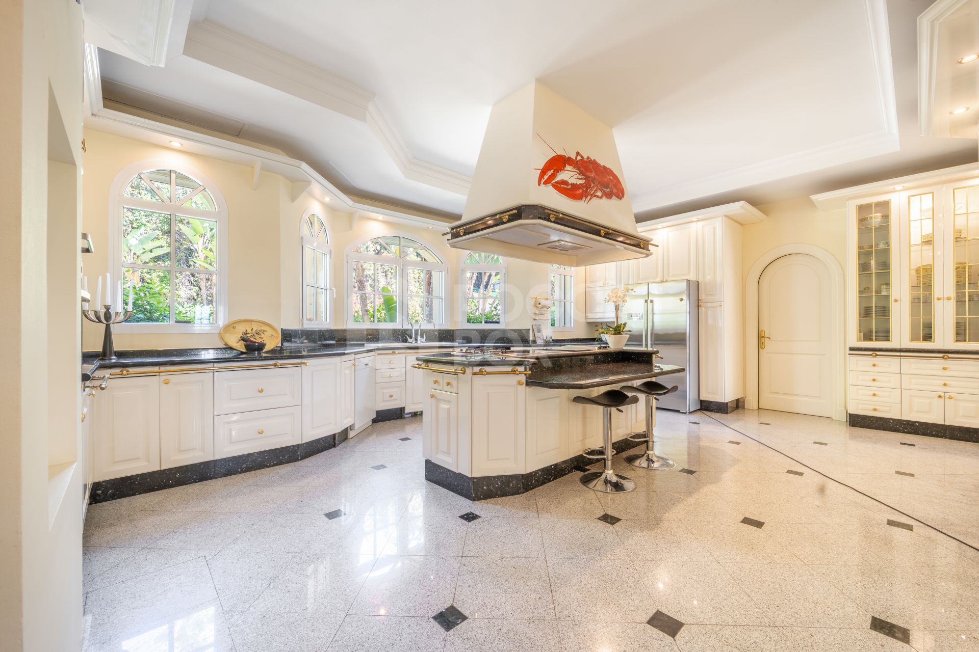 SPECTACULAR PRIVATE ESTATE WITH PANORAMIC VIEWS AND DEVELOPMENT POTENTIAL IN CASCADA DE CAMOJÁN