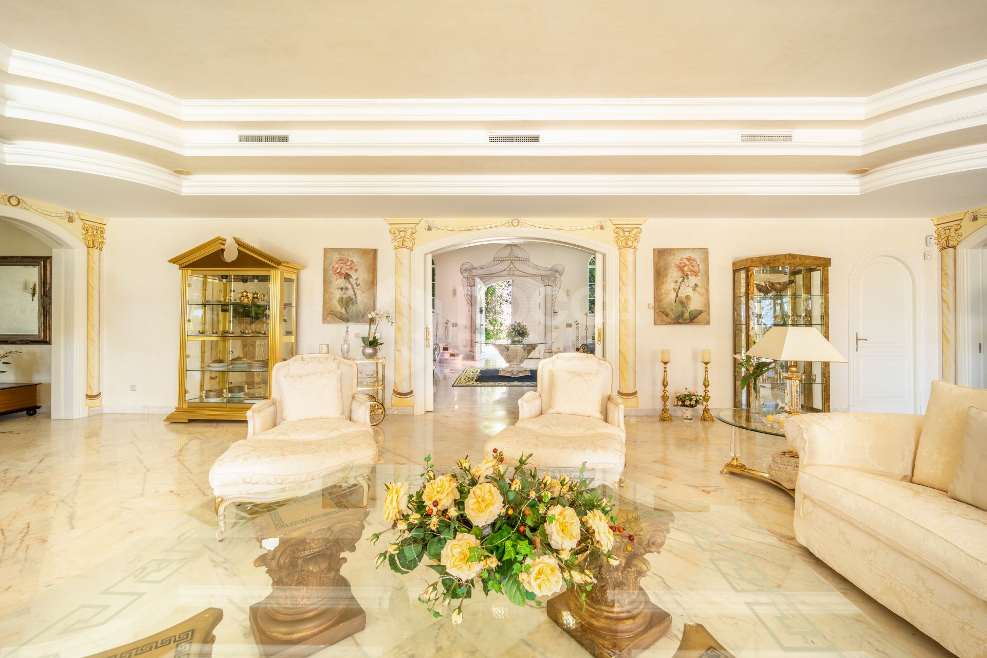 SPECTACULAR PRIVATE ESTATE WITH PANORAMIC VIEWS AND DEVELOPMENT POTENTIAL IN CASCADA DE CAMOJÁN