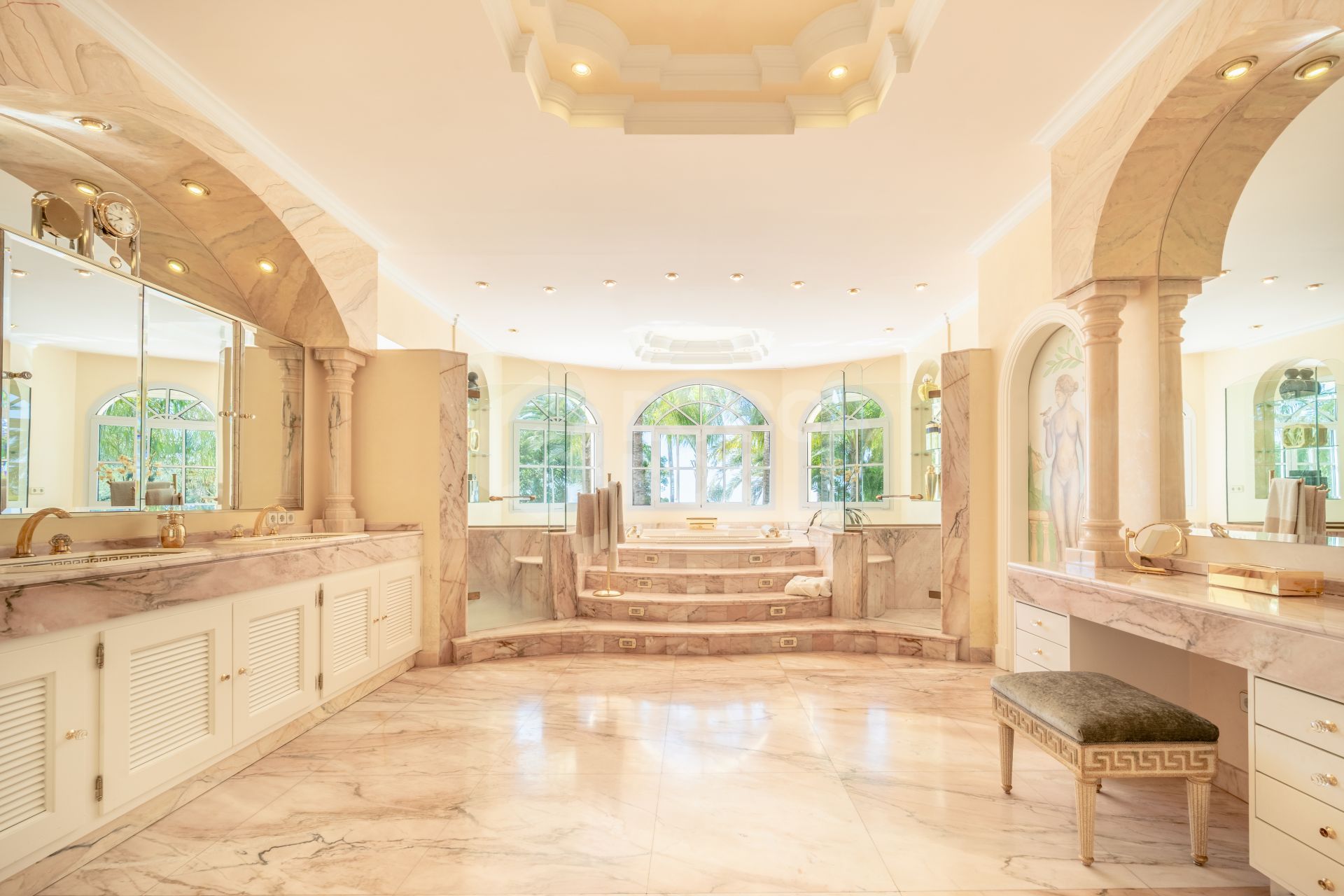 SPECTACULAR PRIVATE ESTATE WITH PANORAMIC VIEWS AND DEVELOPMENT POTENTIAL IN CASCADA DE CAMOJÁN