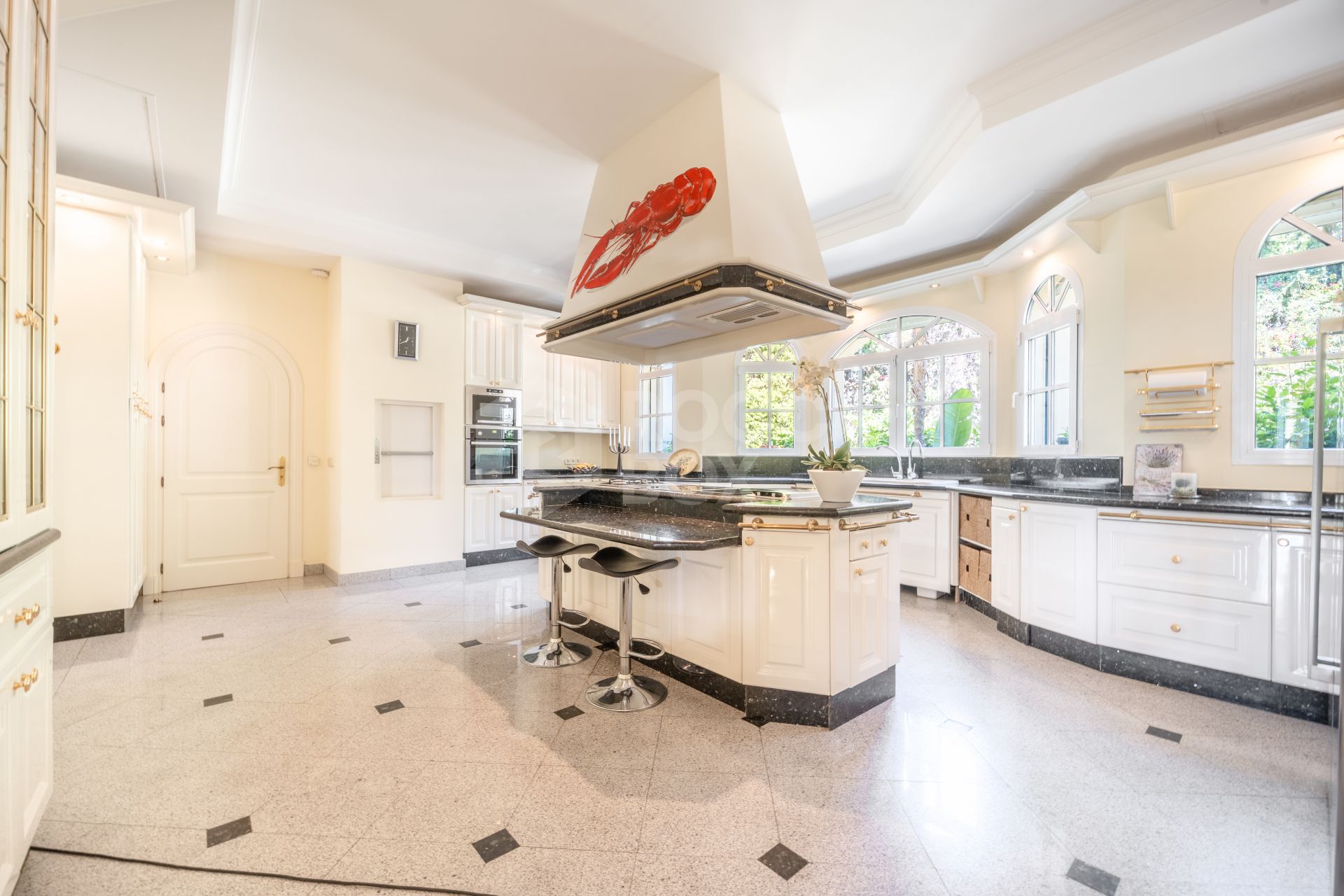 SPECTACULAR PRIVATE ESTATE WITH PANORAMIC VIEWS AND DEVELOPMENT POTENTIAL IN CASCADA DE CAMOJÁN