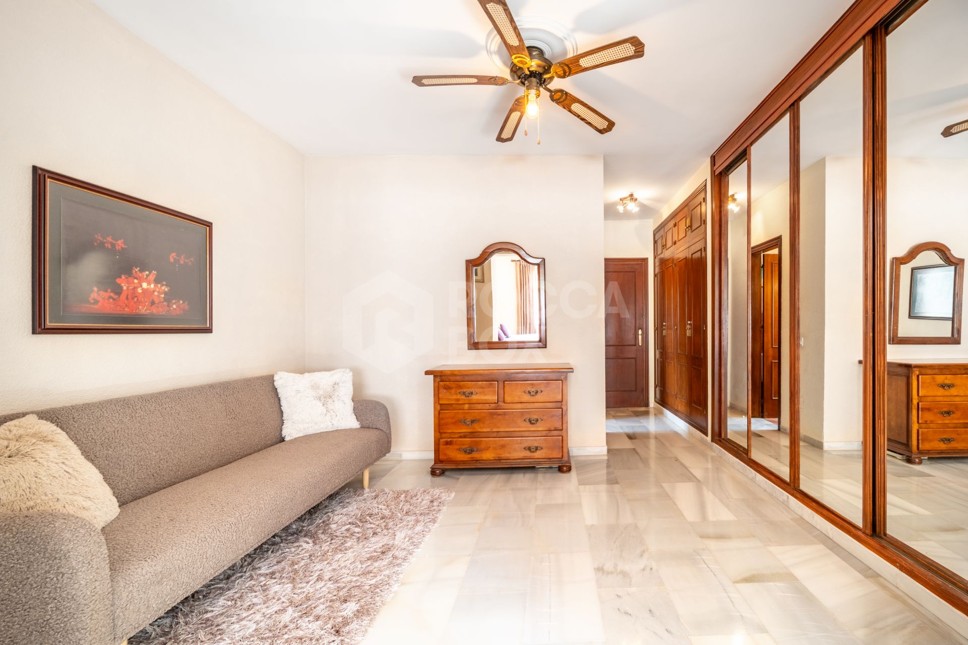 CHARMING 4-BEDROOM VILLA WITH EXPANSIVE OUTDOOR AREA IN MARBELLA