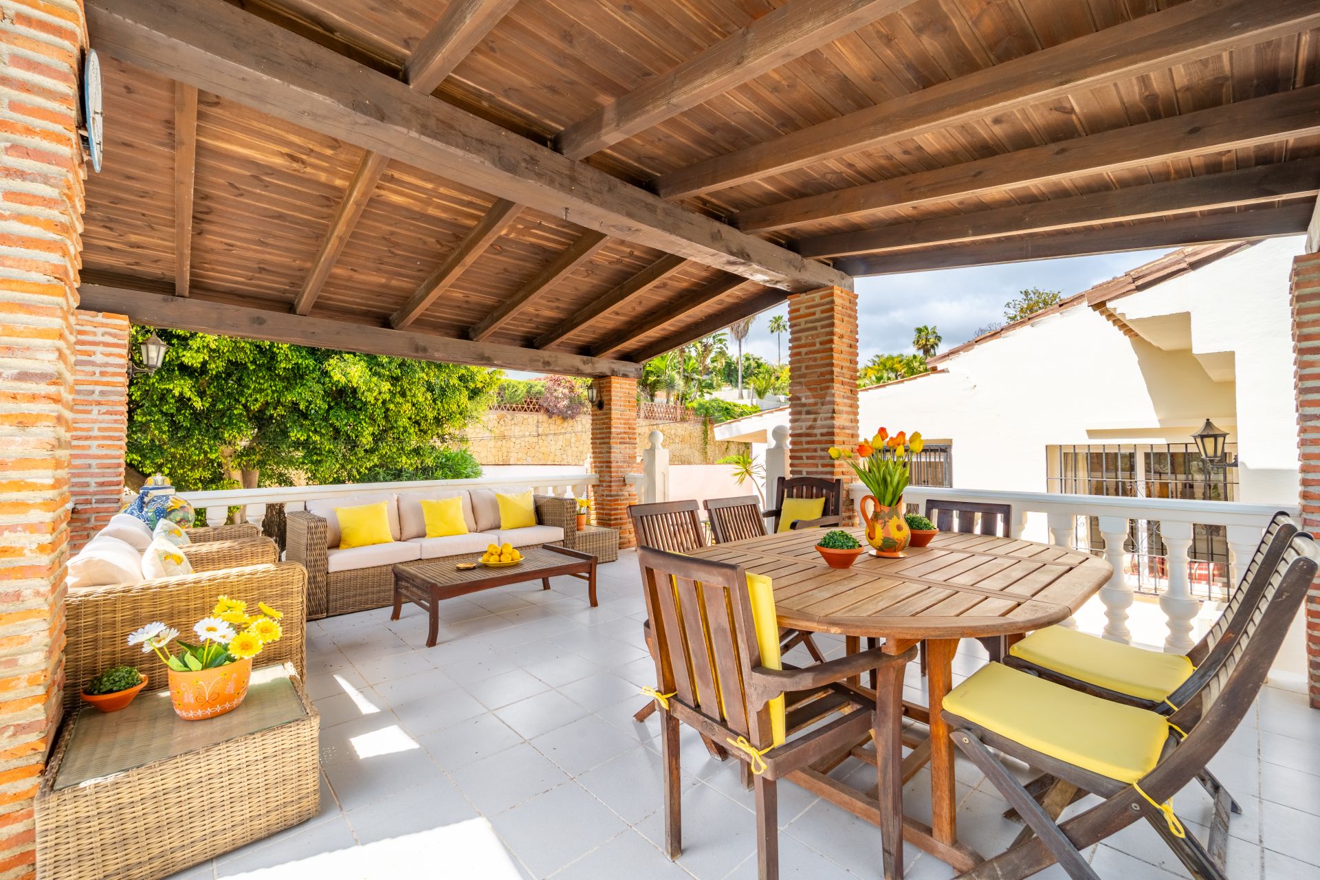CHARMING 4-BEDROOM VILLA WITH EXPANSIVE OUTDOOR AREA IN MARBELLA