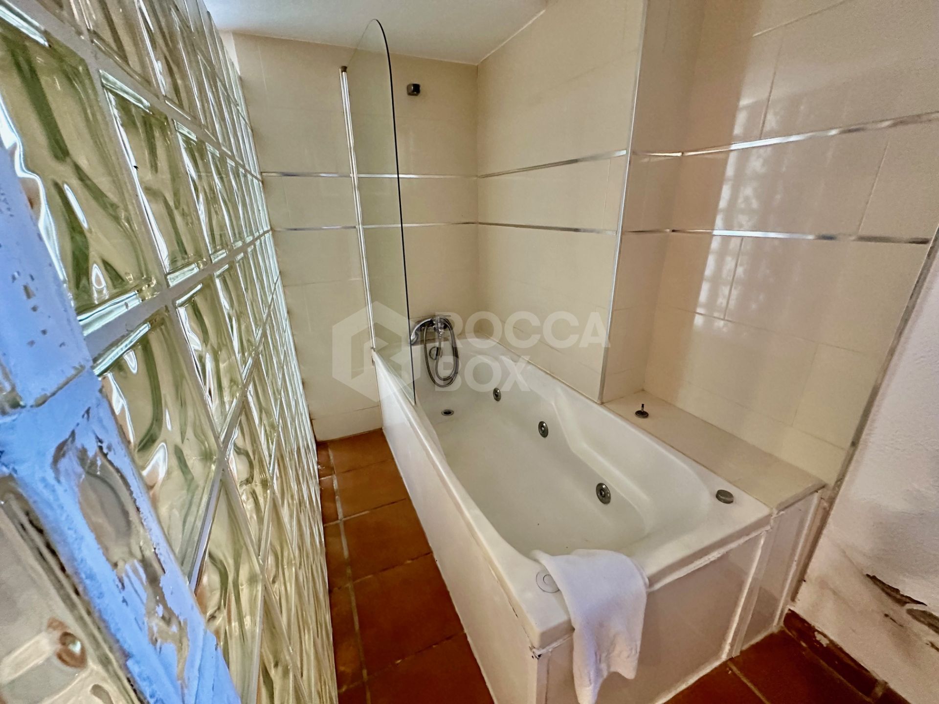 Semi Detached House for sale in Condes de Iza, Nueva Andalucia