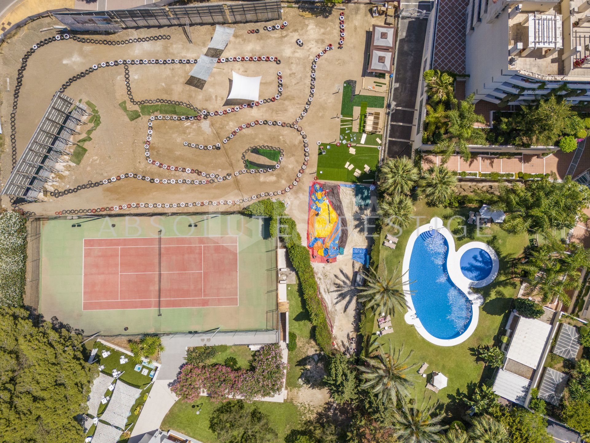 ELEGANT DESIGNER APARTMENT IN THE HEART OF PUERTO BANÚS