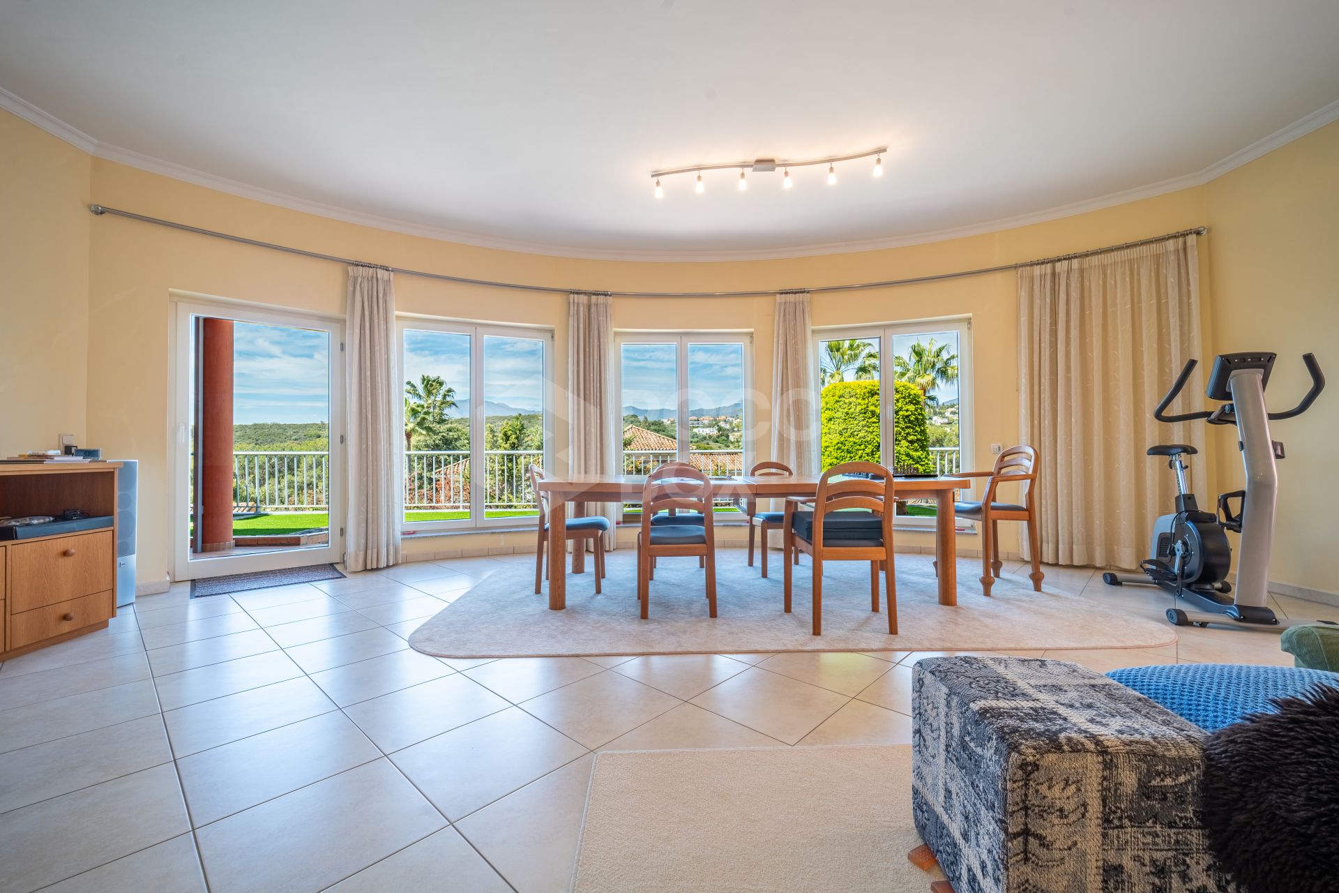 CHARMING HOUSE FOR SALE IN EL PARAISO