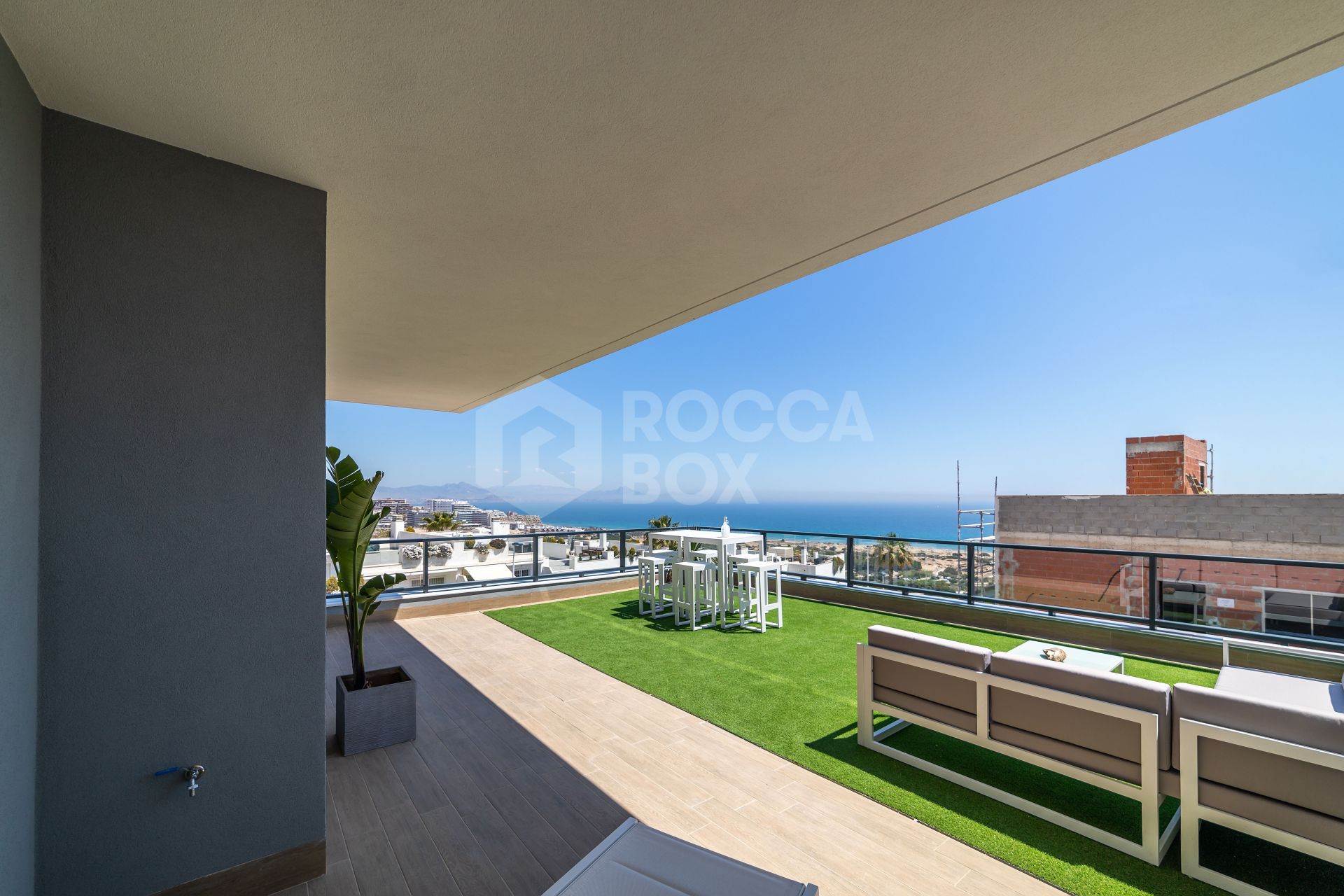 Iconic, contemporary apartments with seaviews in Gran Alacant, Alicante