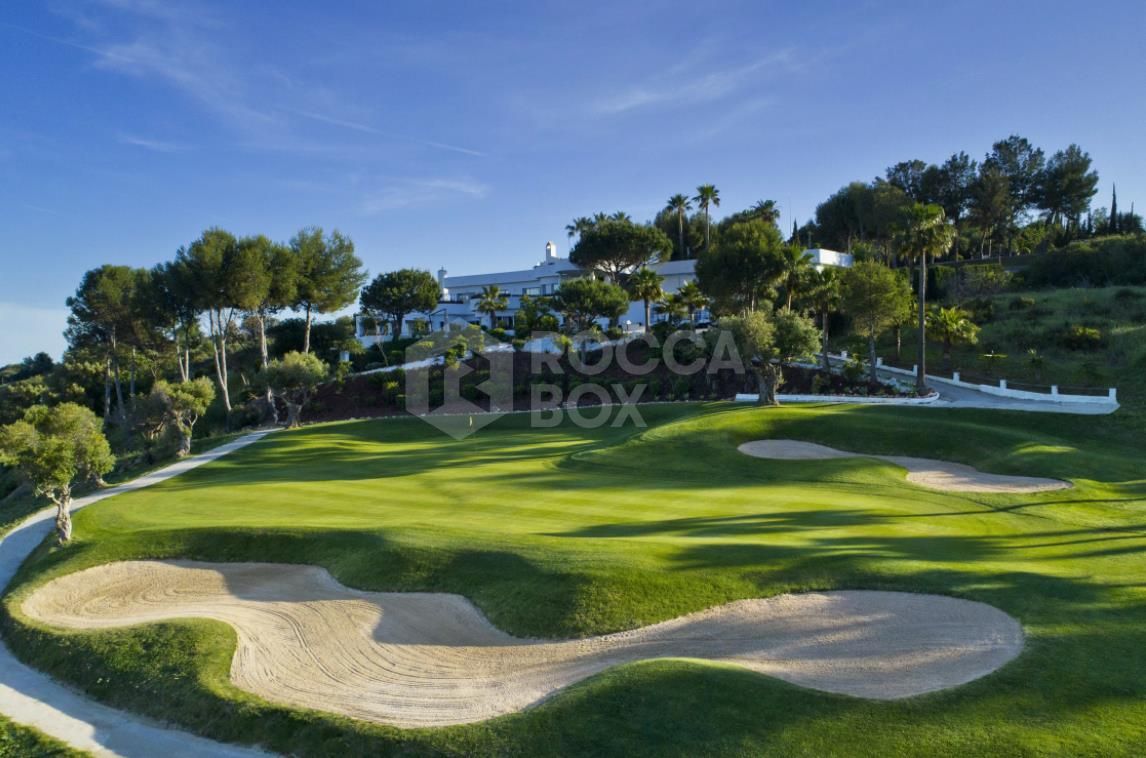 Sunny Golf, modern frontline golf apartments and penthouses in Estepona.