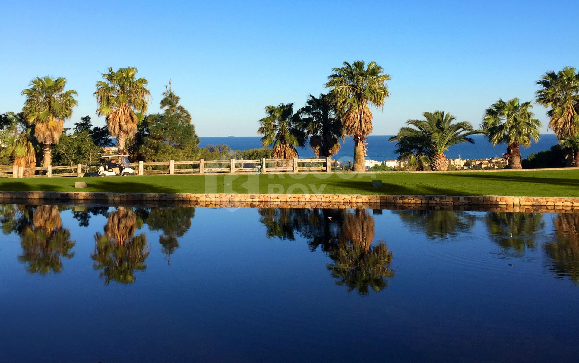 Solemar, contemporary apartments with amazing seaviews in Casares Beach.