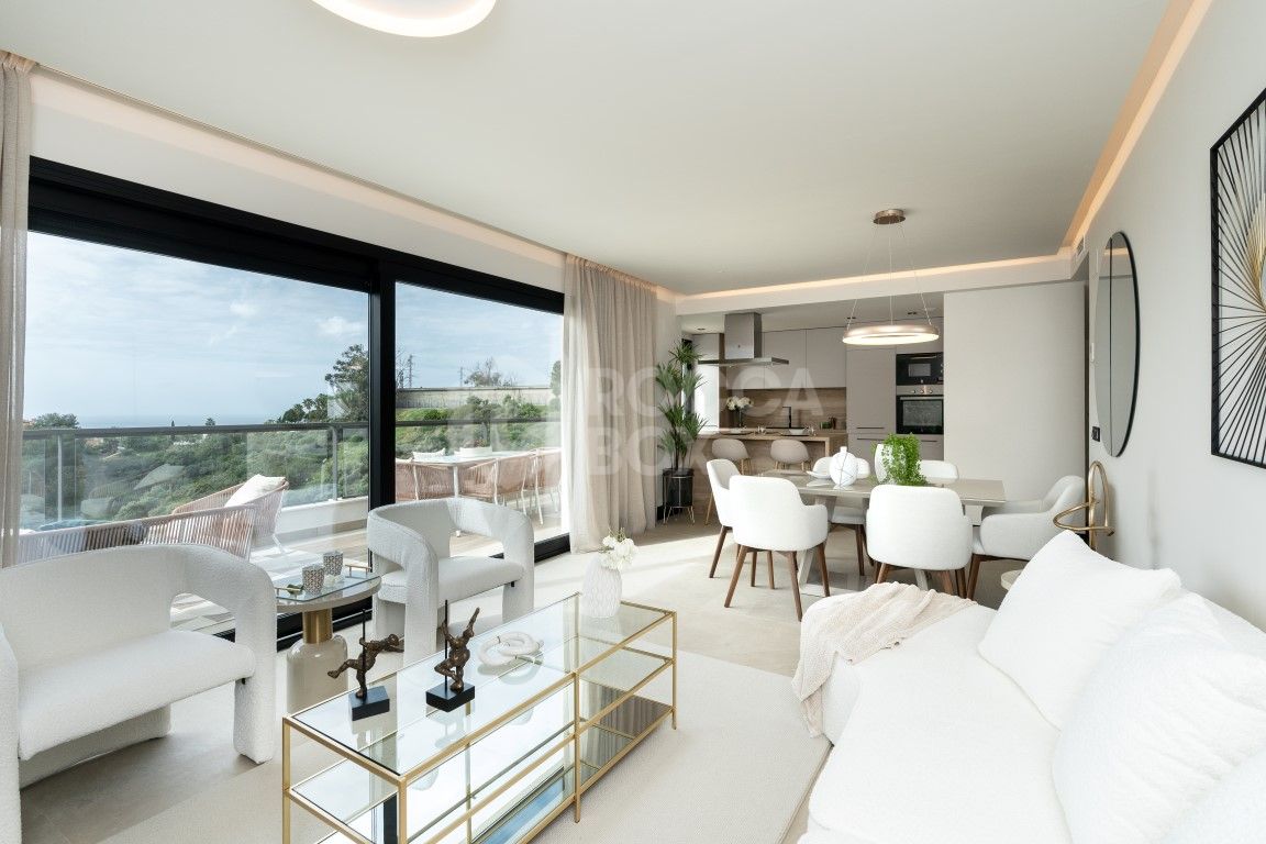 Marbella Lake, a modern development at the heart of Golf Valley in Nueva Andalucía.