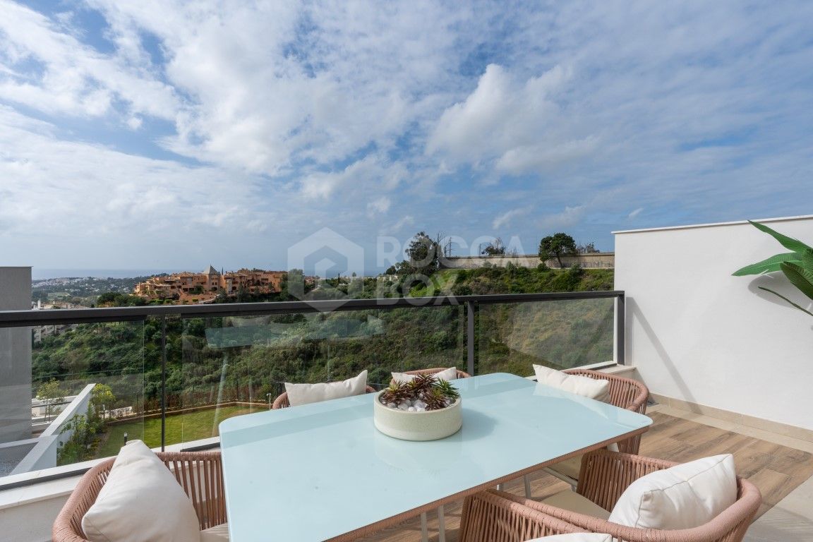 Marbella Lake, a modern development at the heart of Golf Valley in Nueva Andalucía.