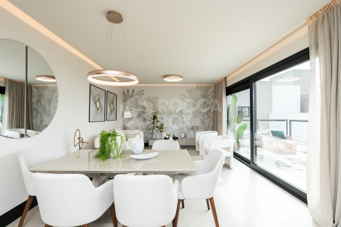 Marbella Lake, a modern development at the heart of Golf Valley in Nueva Andalucía.