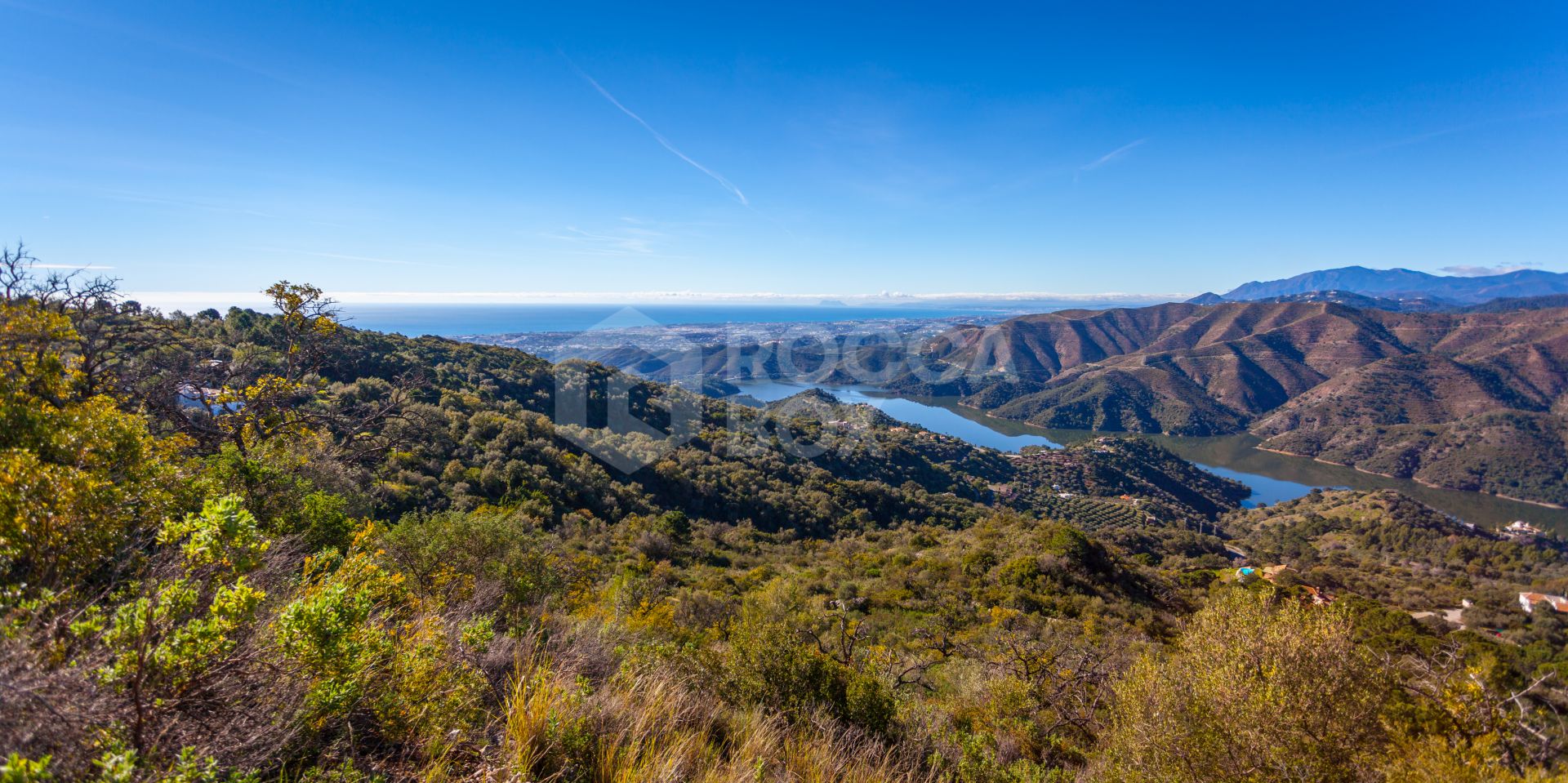Almazara Hills, modern apartments surrounded by nature close to Marbella