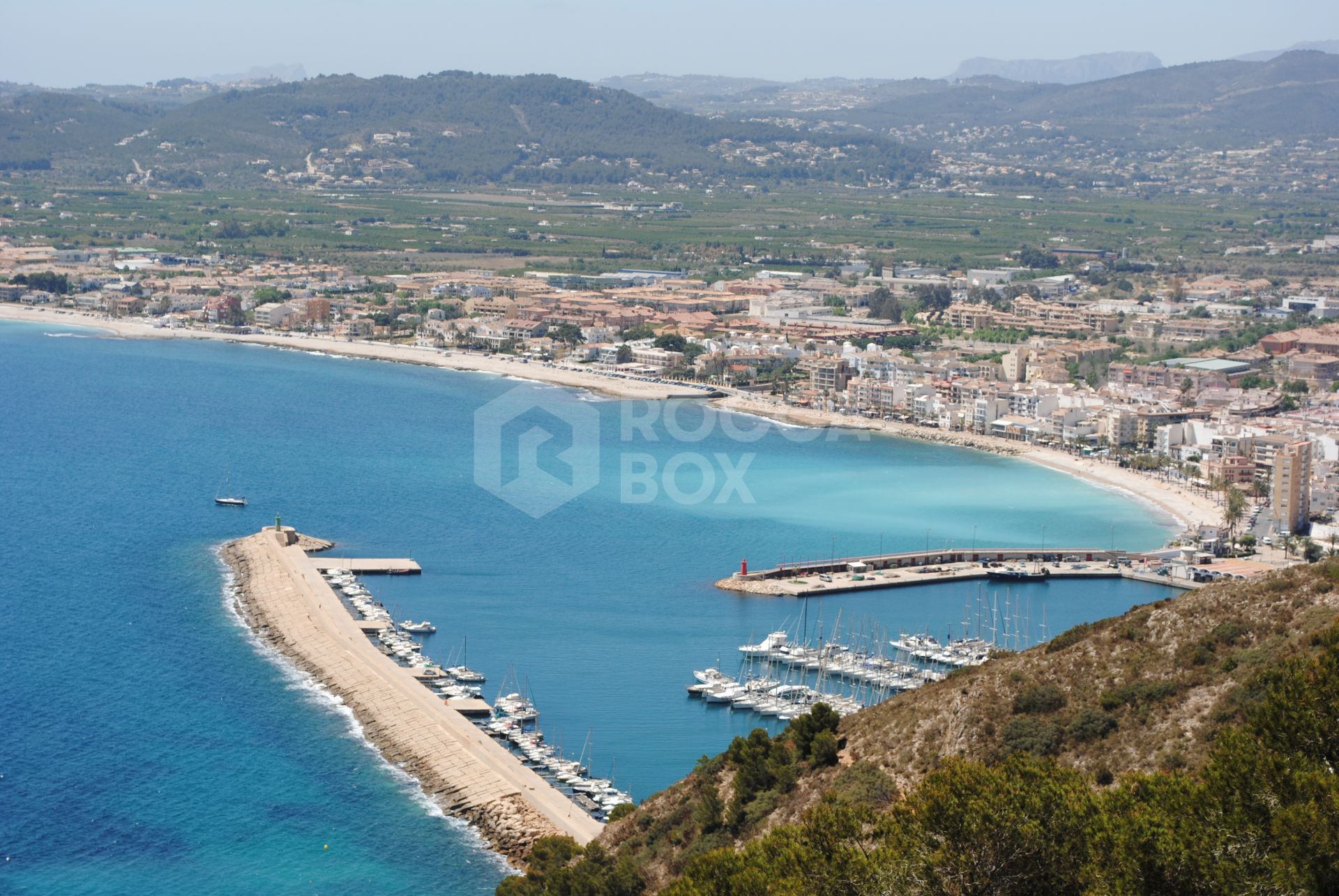 Essential, modern apartments close to the beach in Jávea.