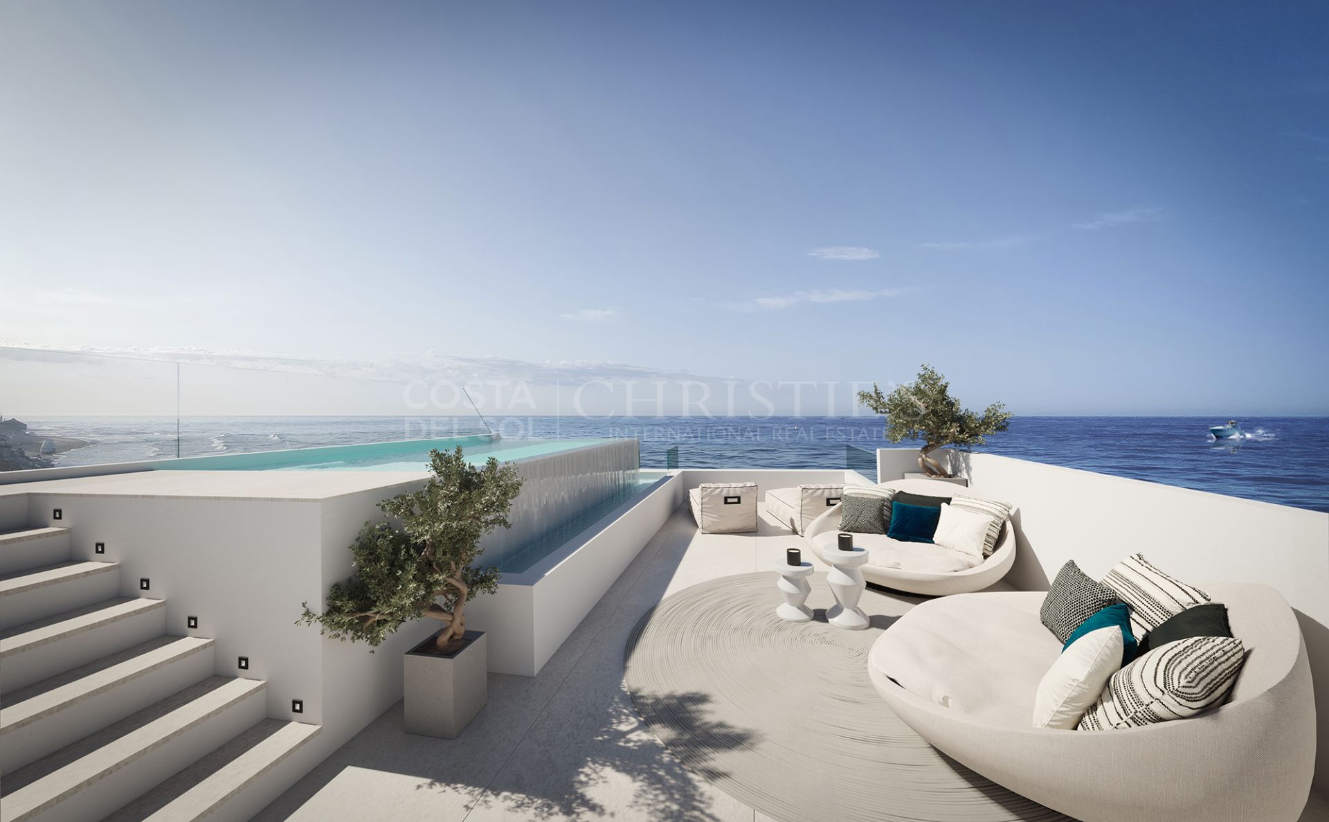 Frontline Beach Semi-detached Villa in East Marbella | Christie’s International Real Estate