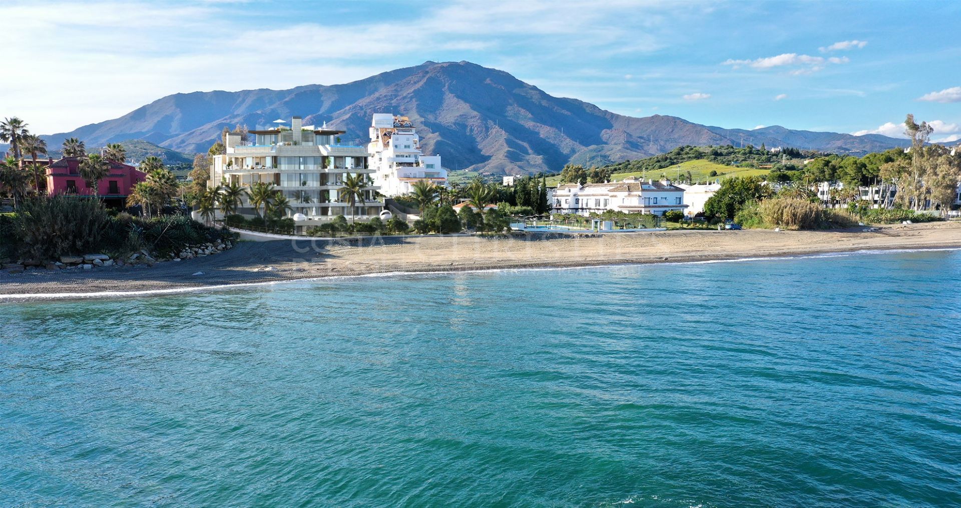 Apartamento dúplex de lujo y en primera línea de playa en Estepona | Christie’s International Real Estate