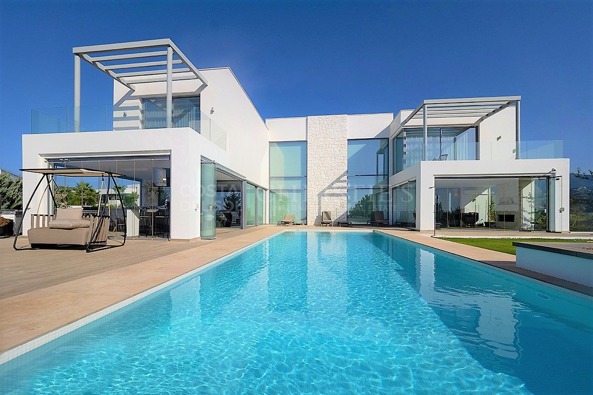 Modern luxury Villa in La Alquería, Benahavís | Christie’s International Real Estate