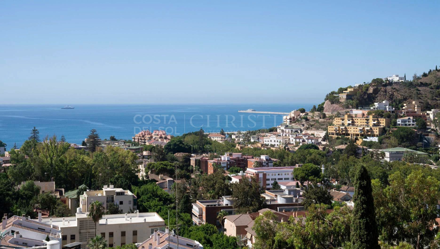 Apartments with spectacular sea views in Limonar, Malaga east