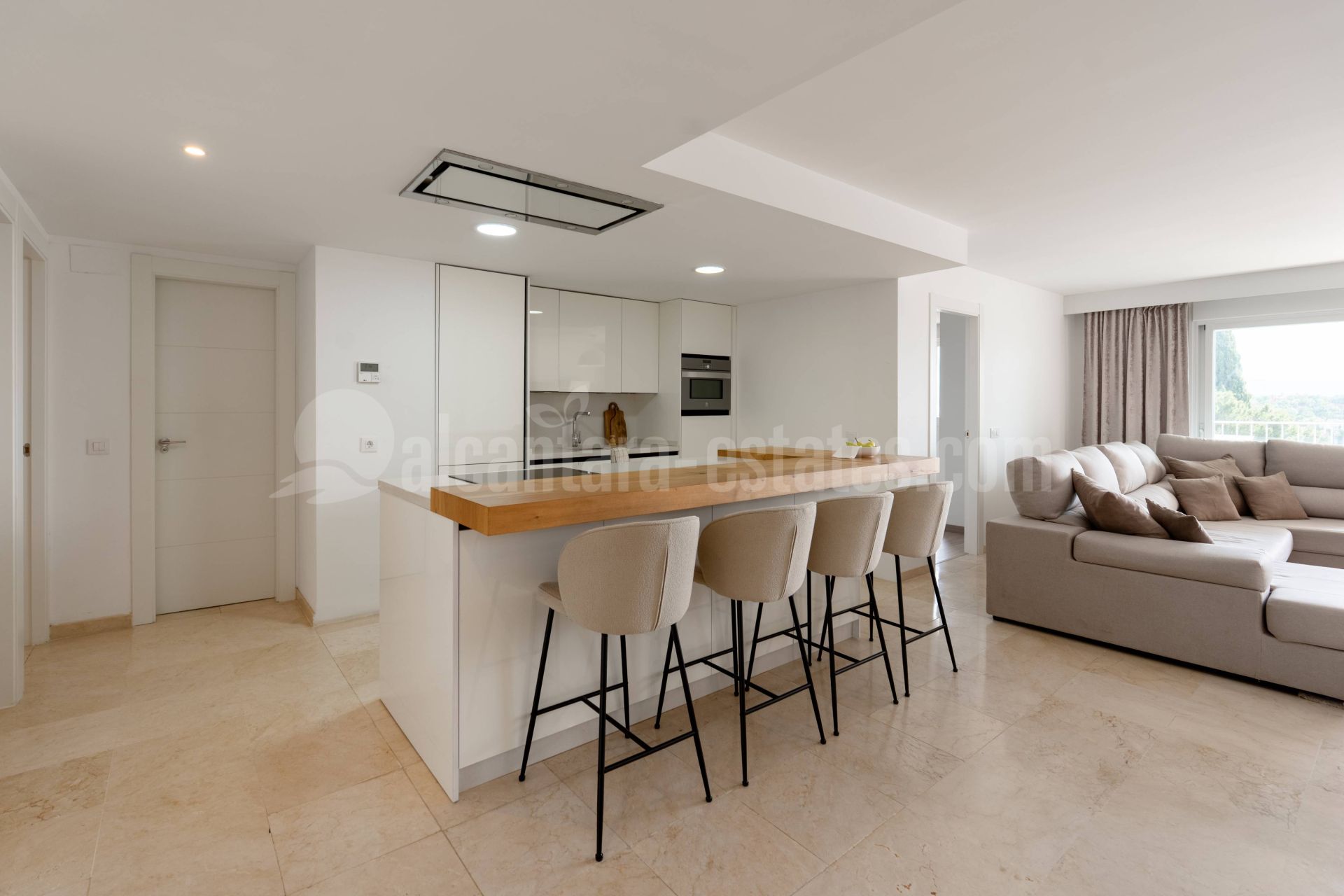 Apartment in Nueva Andalucia, Marbella