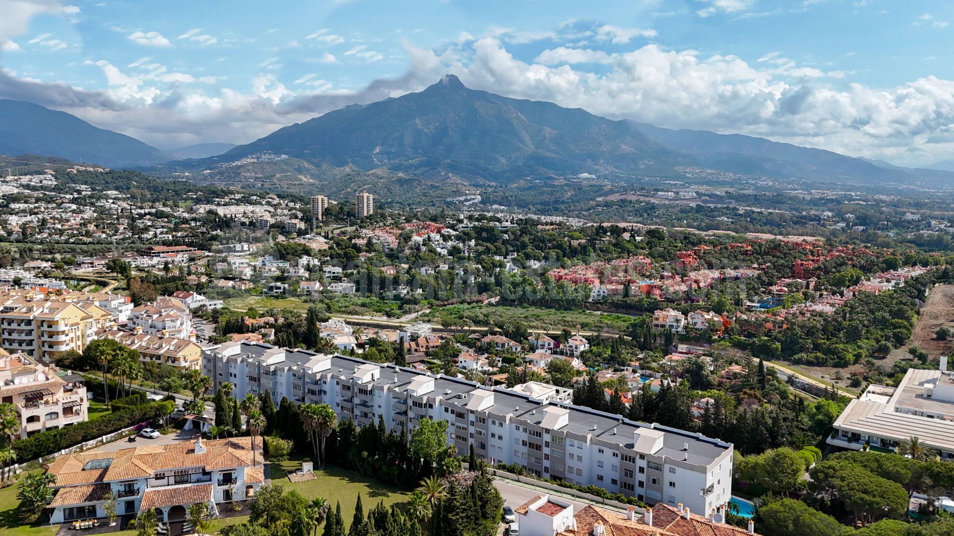 Apartment in Nueva Andalucia, Marbella