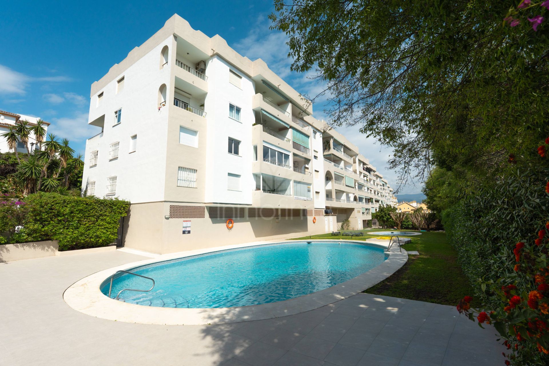 Apartamento en Nueva Andalucia, Marbella