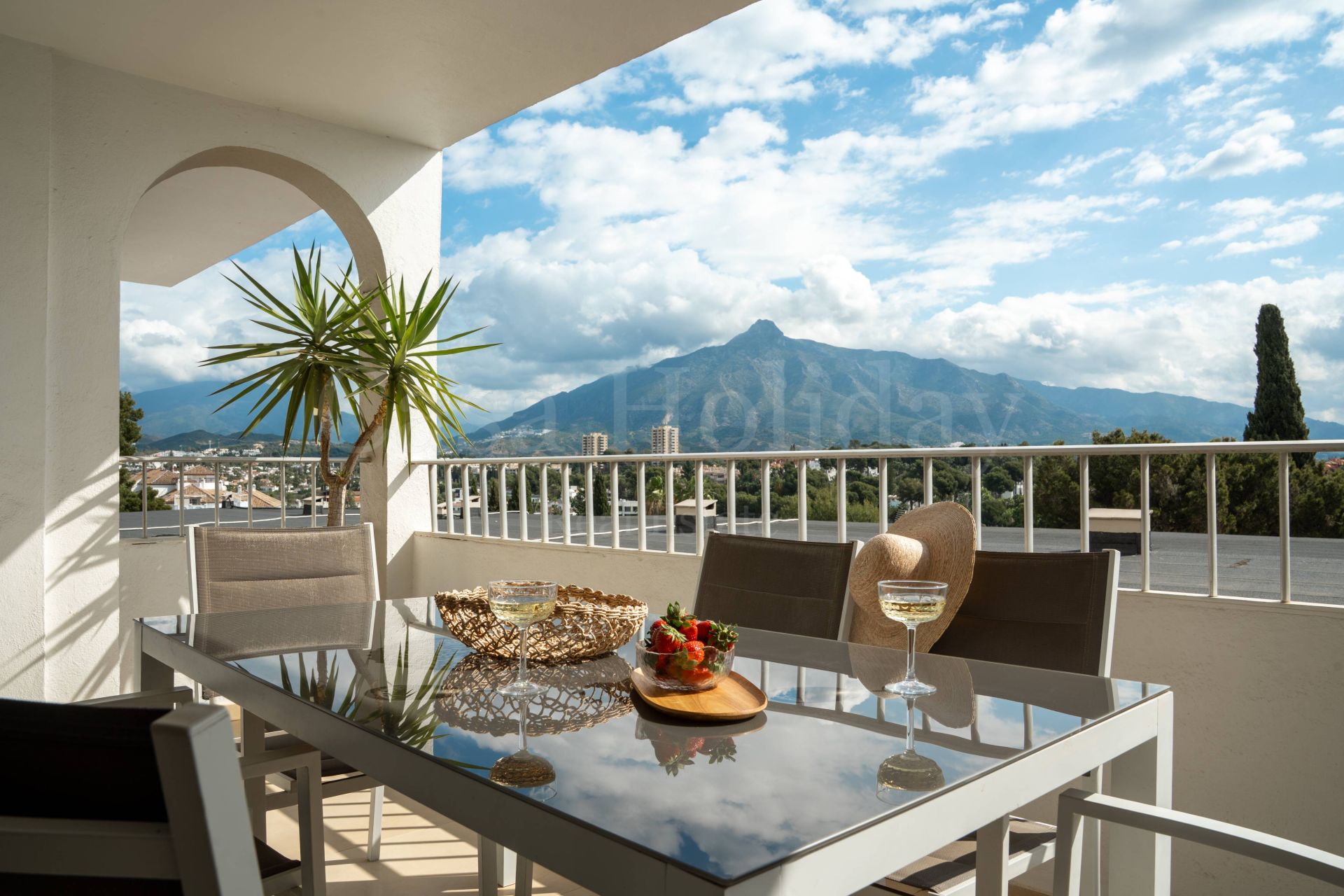 Apartment in Nueva Andalucia, Marbella