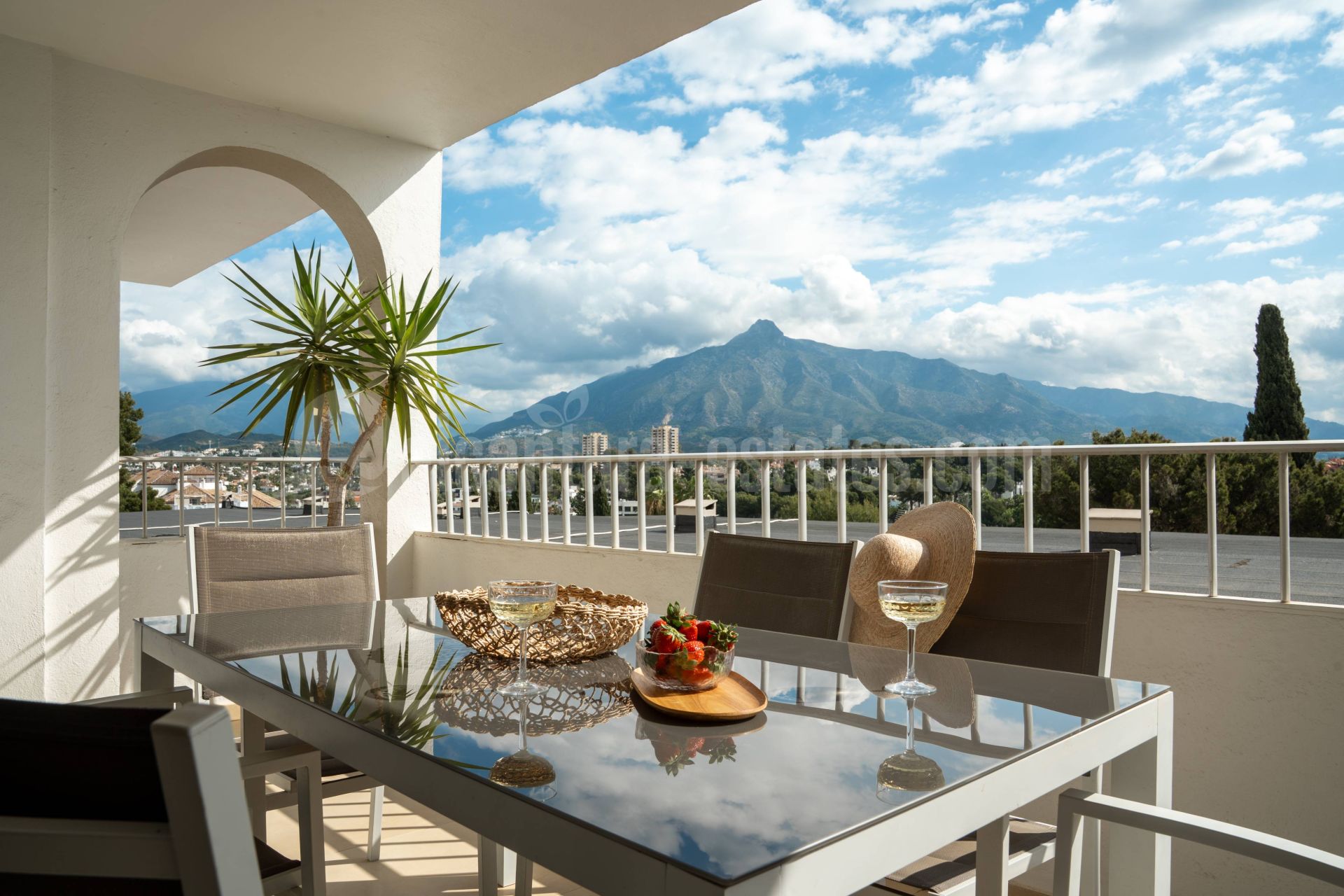 Apartment in Nueva Andalucia, Marbella