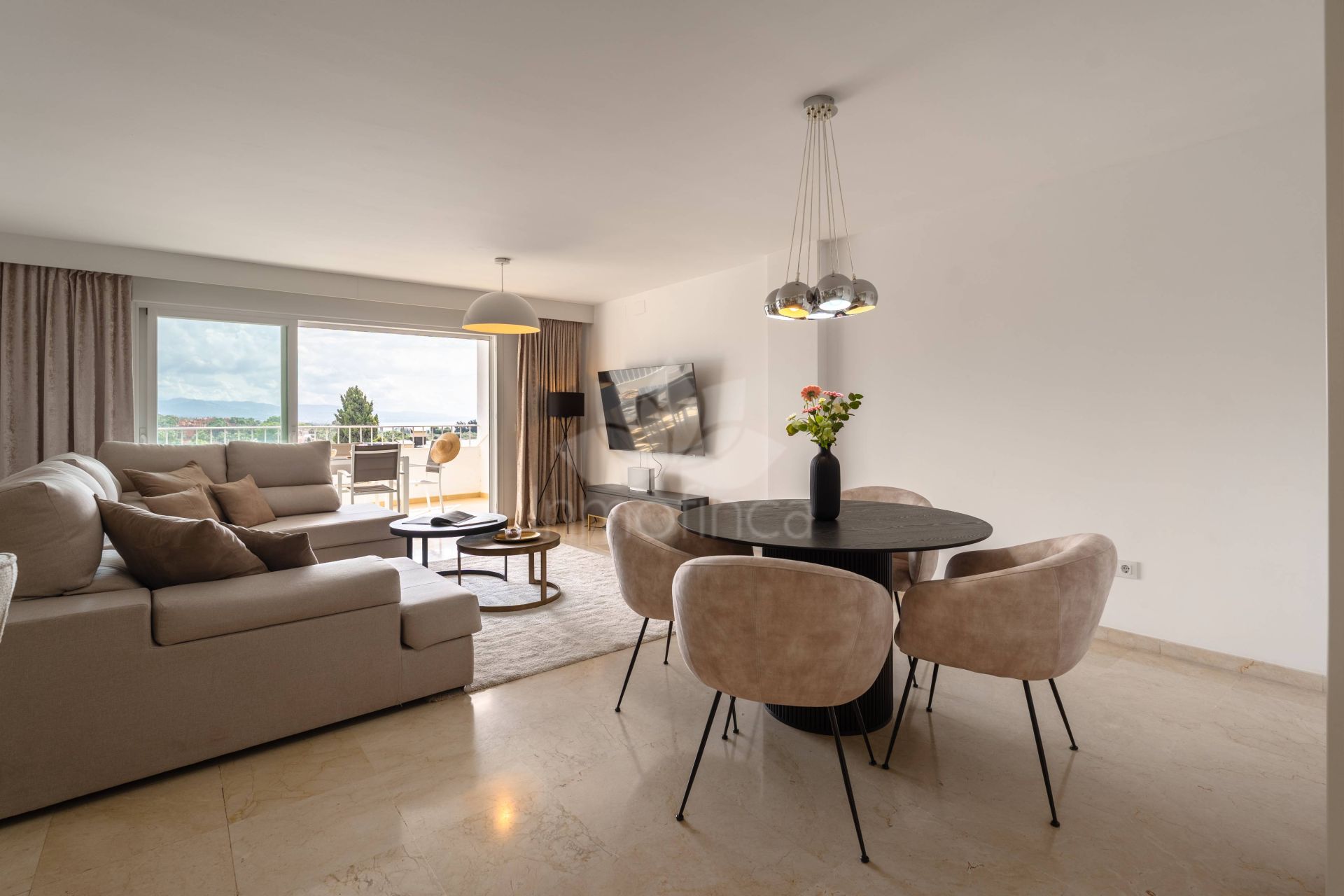 Apartamento en Nueva Andalucia, Marbella