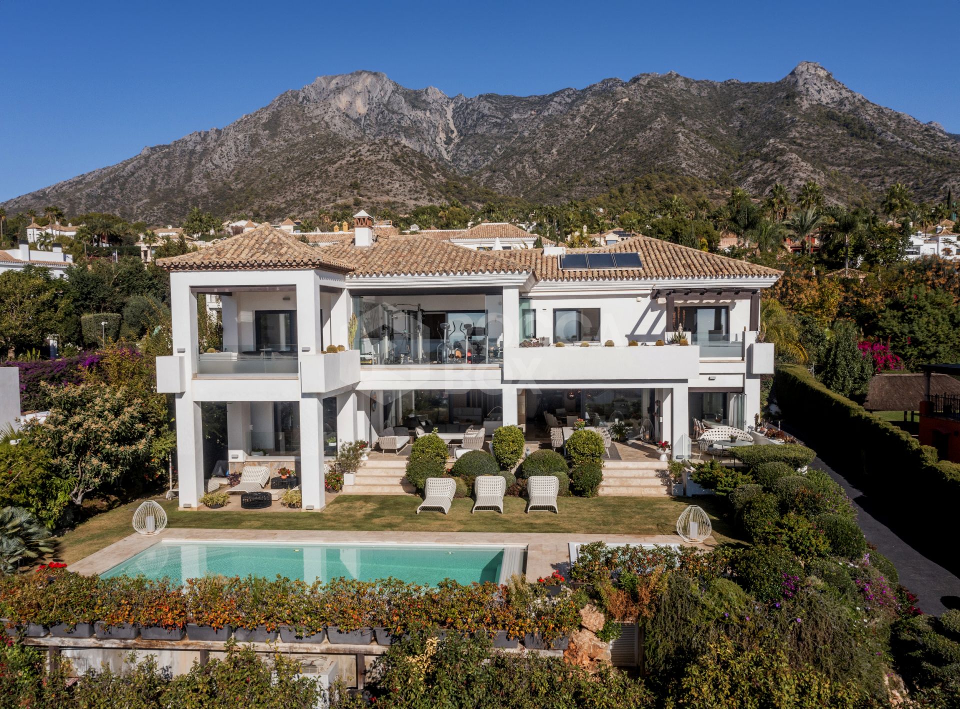 Exclusive Luxury Villa with Guaranteed Sea Views in Sierra Blanca, Marbella