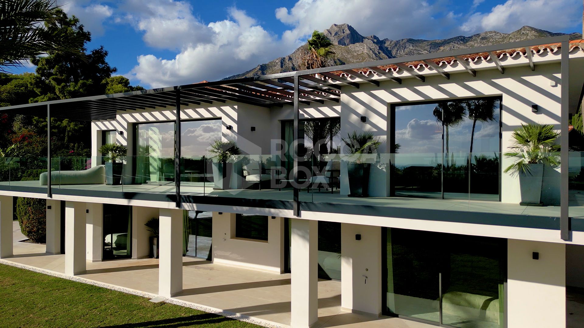 Luxury Five-Bedroom Villa with Panoramic Sea Views in Rocio de Nagüeles, Marbella Golden Mile