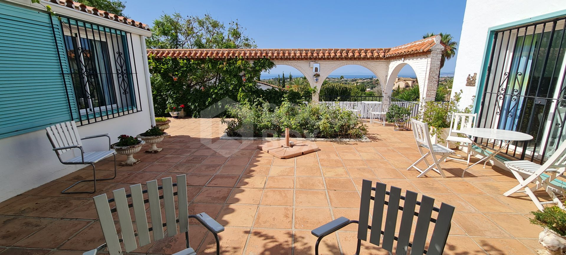 Villa with panoramic sea views in Puerto Romano, Estepona