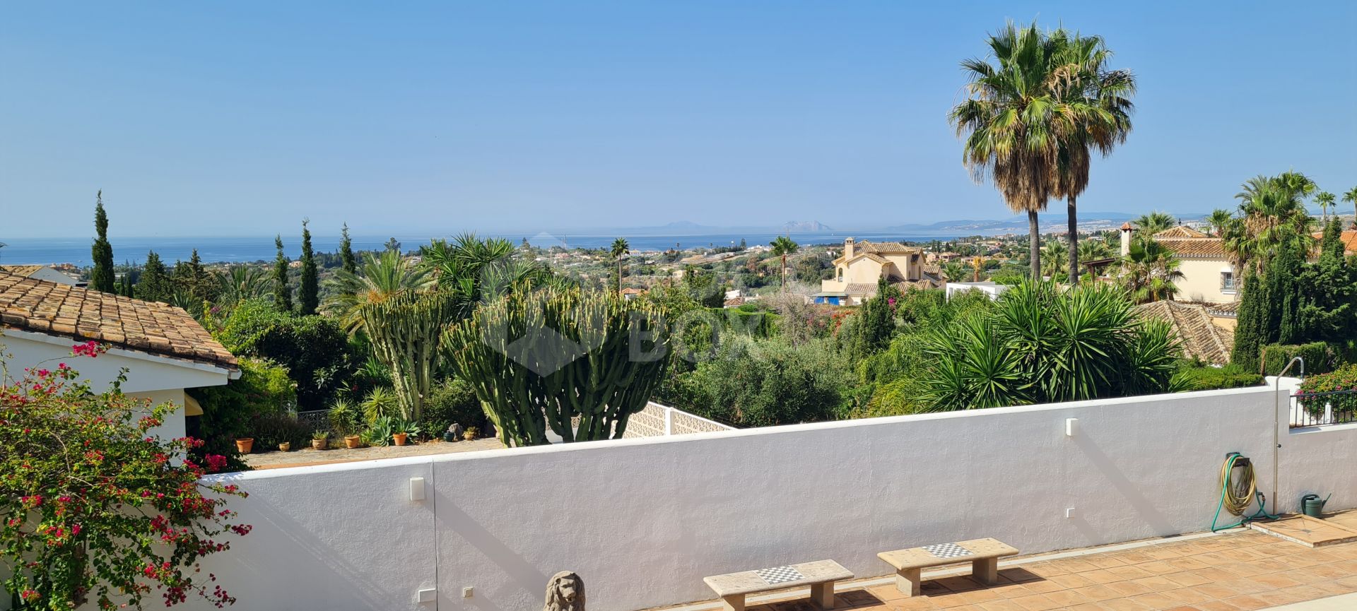 Villa with panoramic sea views in Puerto Romano, Estepona