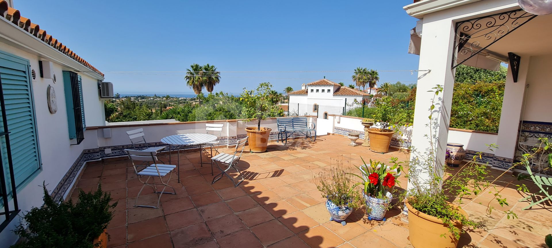 Villa with panoramic sea views in Puerto Romano, Estepona