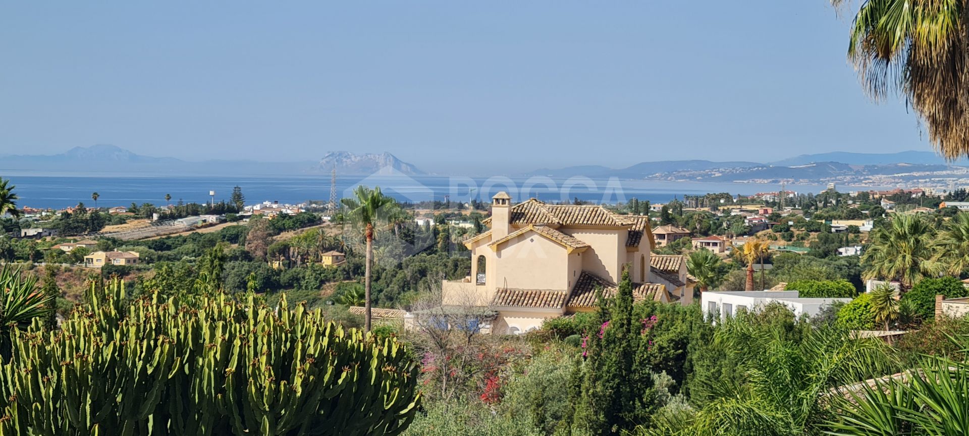 Villa with panoramic sea views in Puerto Romano, Estepona