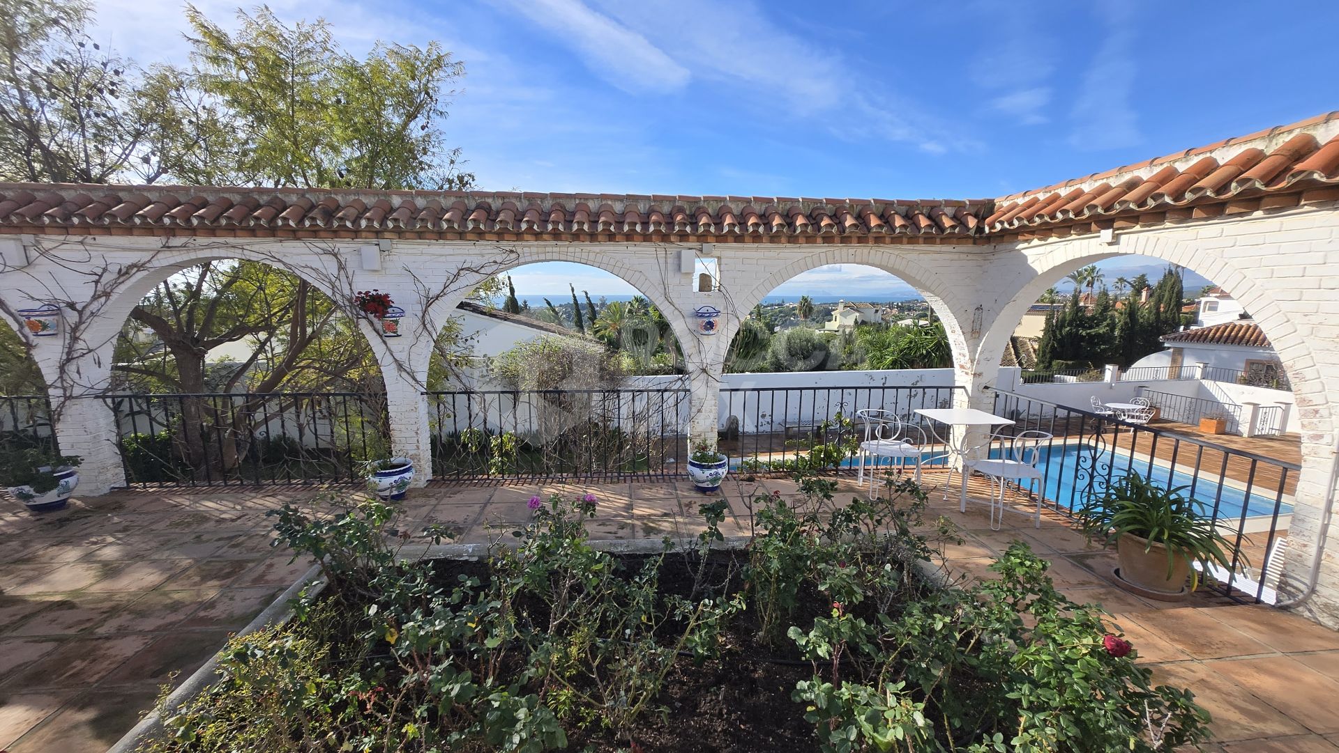 Charming traditional style Villa with Panoramic Sea Views and guest apartment in Puerto Romano, Estepona