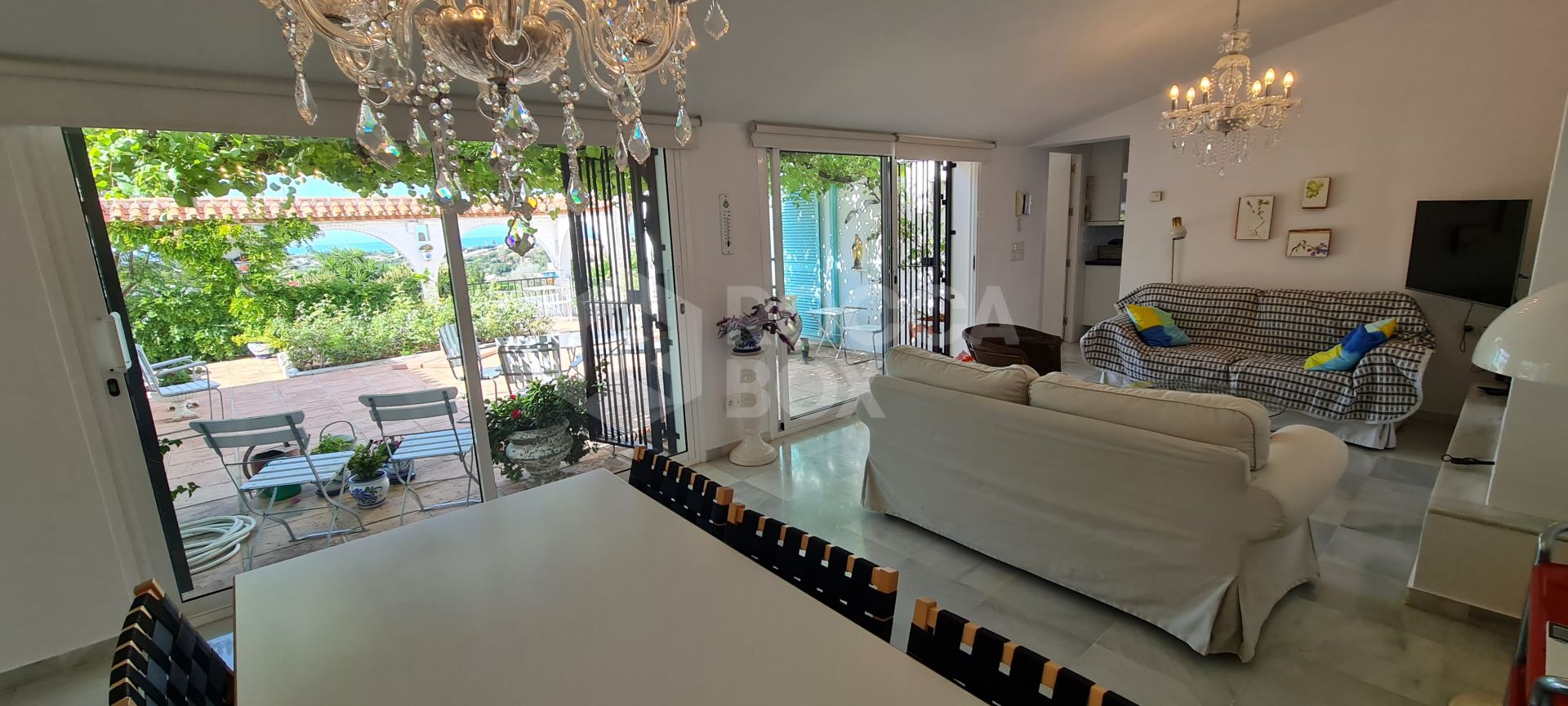 Villa with panoramic sea views in Puerto Romano, Estepona